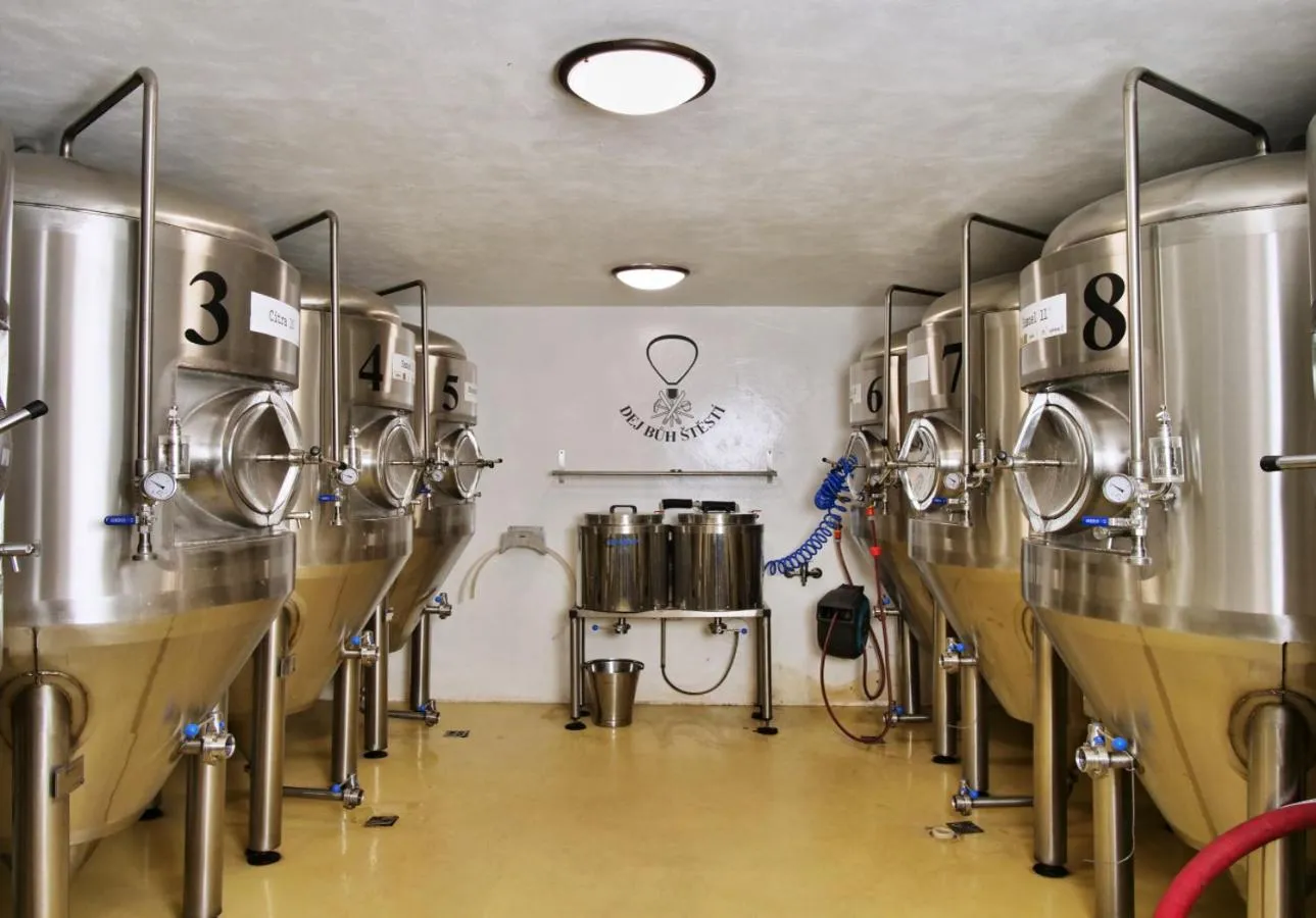 On-site shops in Balónový hotel a pivovar Radešín