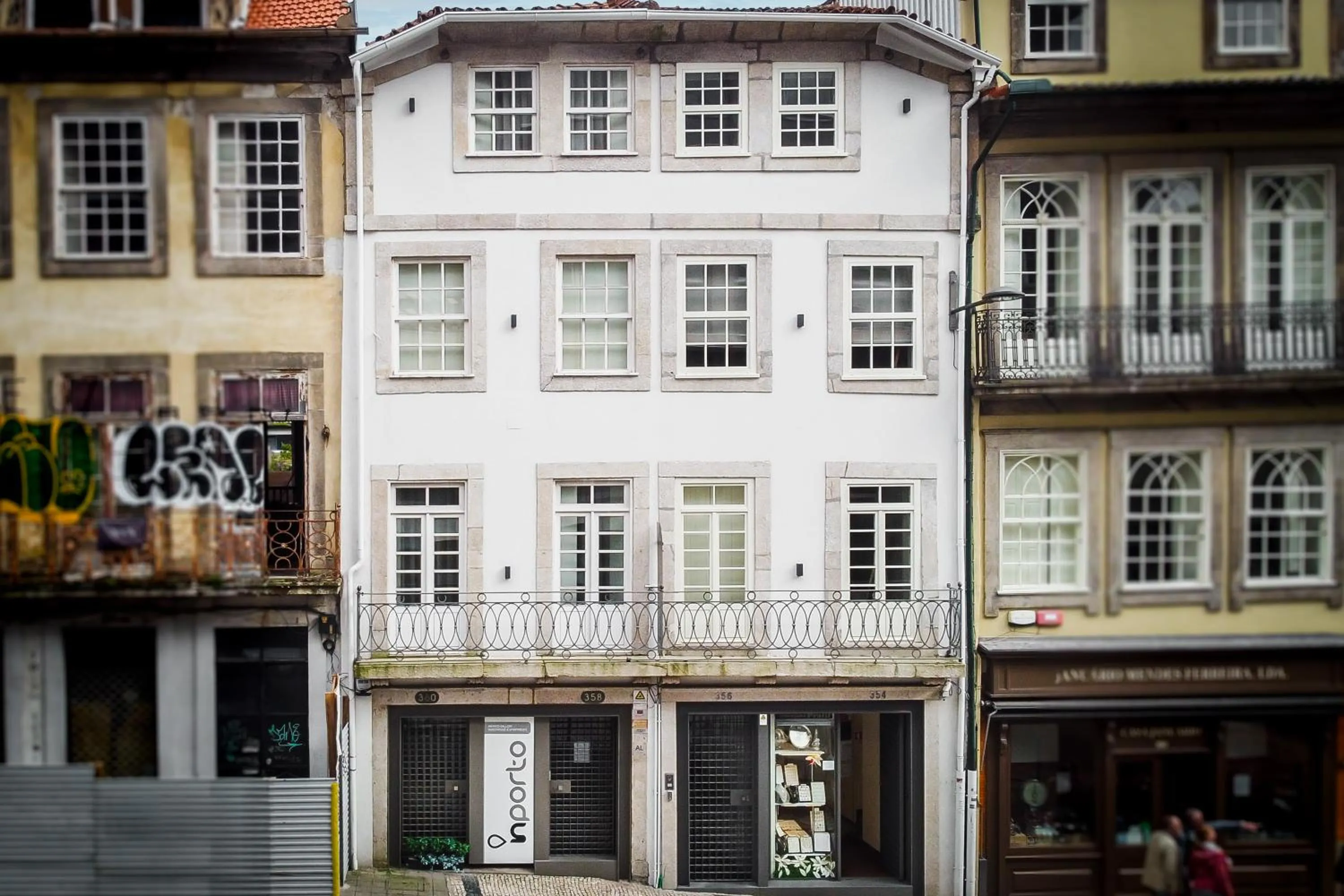 Facade/entrance in In Porto Gallery Guesthouse