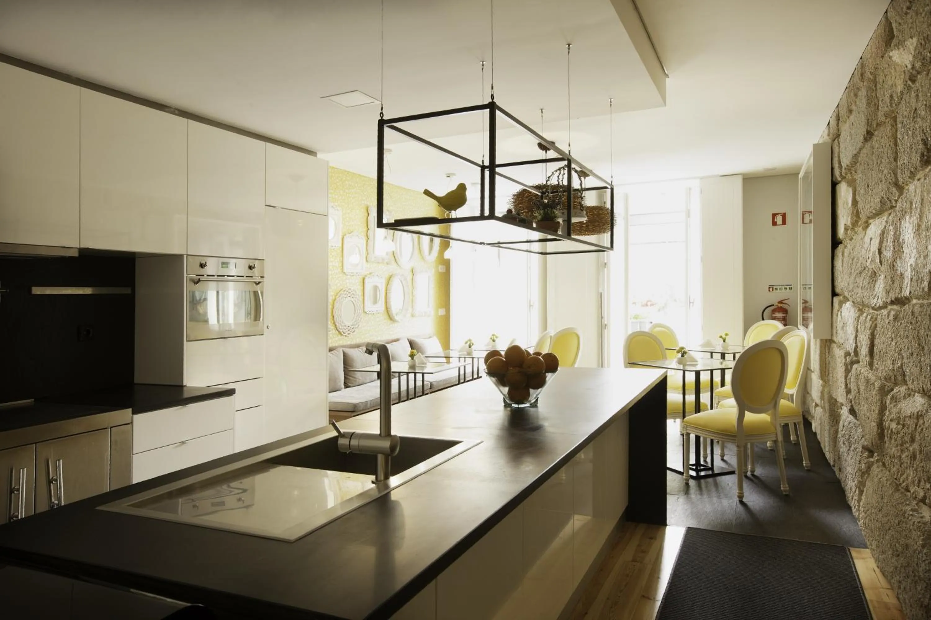 Restaurant/places to eat in In Porto Gallery Guesthouse