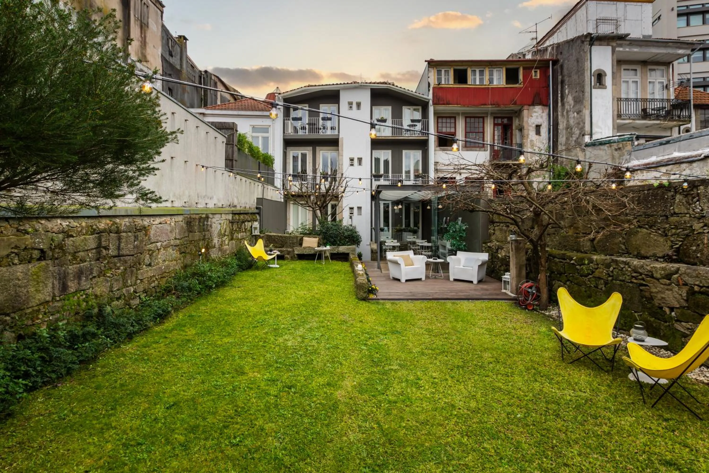 Property building in In Porto Gallery Guesthouse