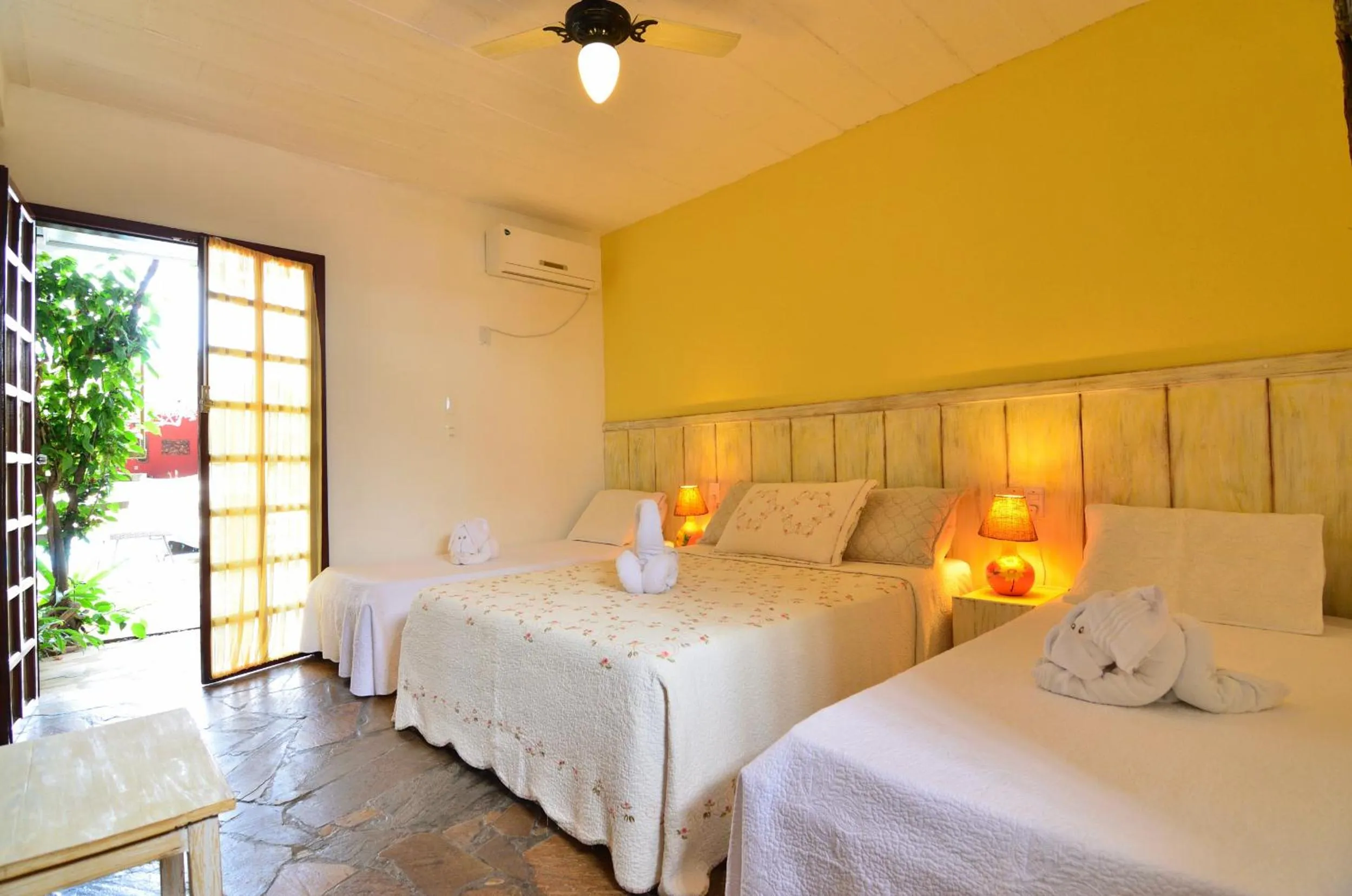 Photo of the whole room, Bed in Pousada Casa de Maria