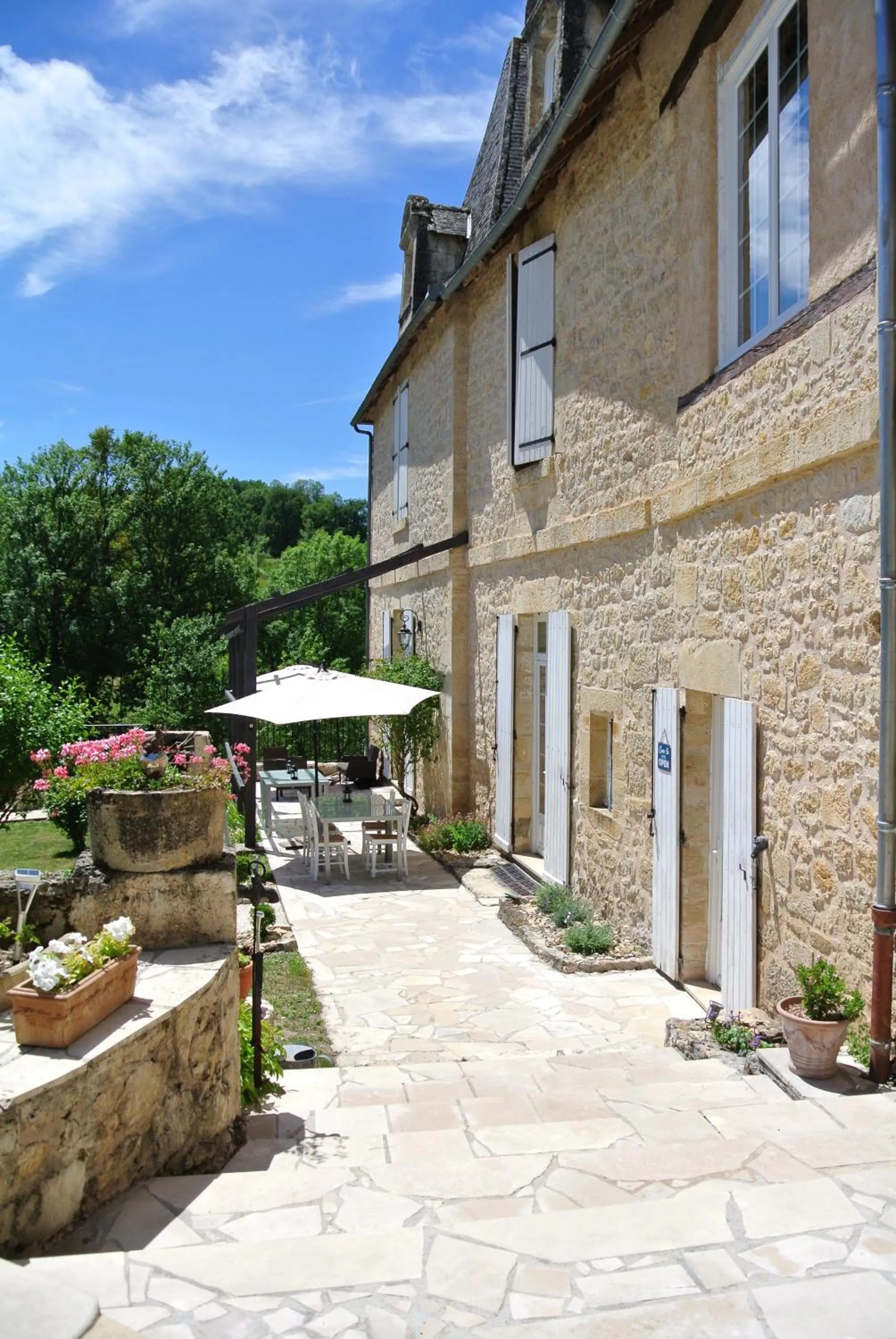 Facade/entrance in Chambre d'hôtes Au jardin de la Bachellerie