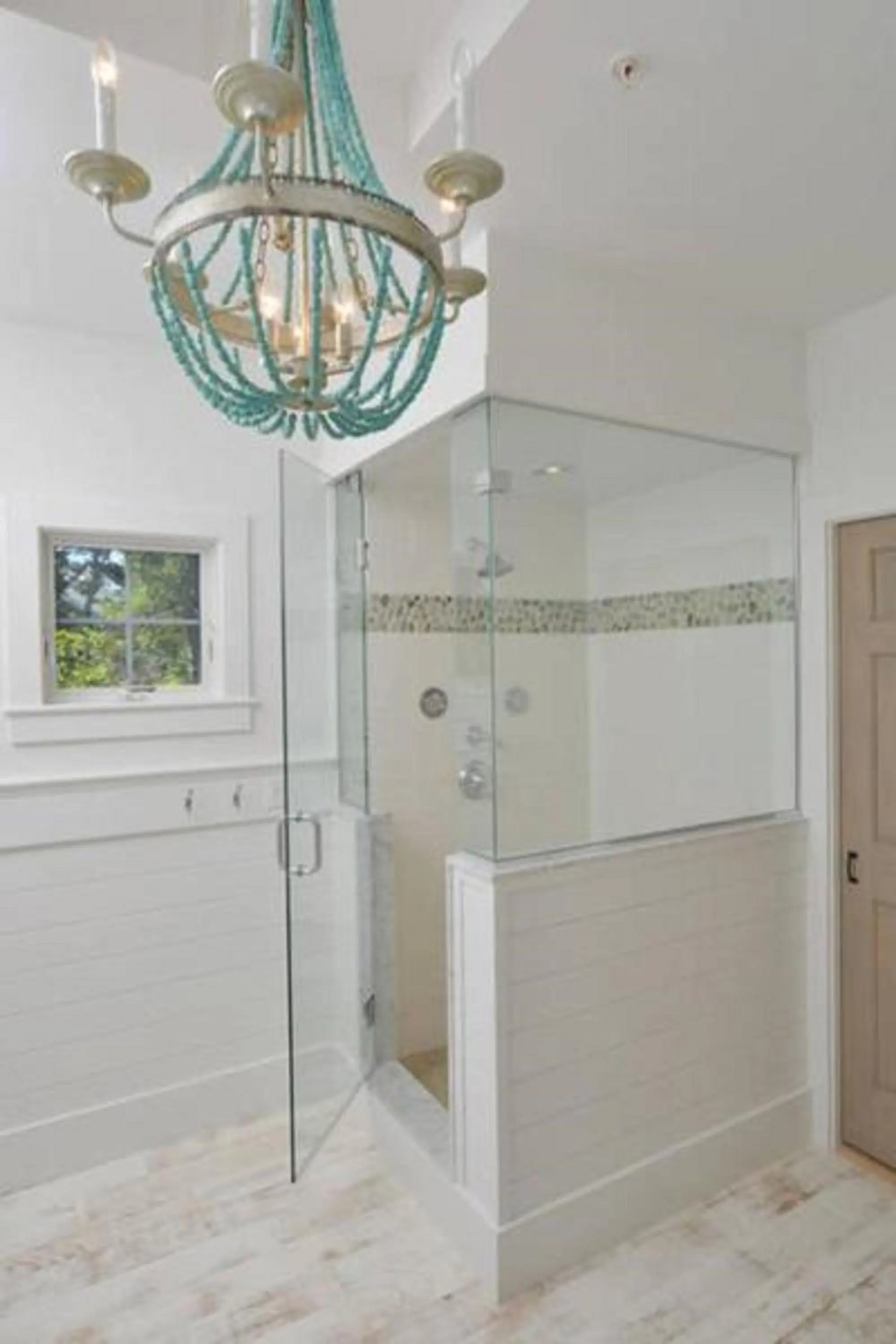 Shower in Newagen Seaside Inn