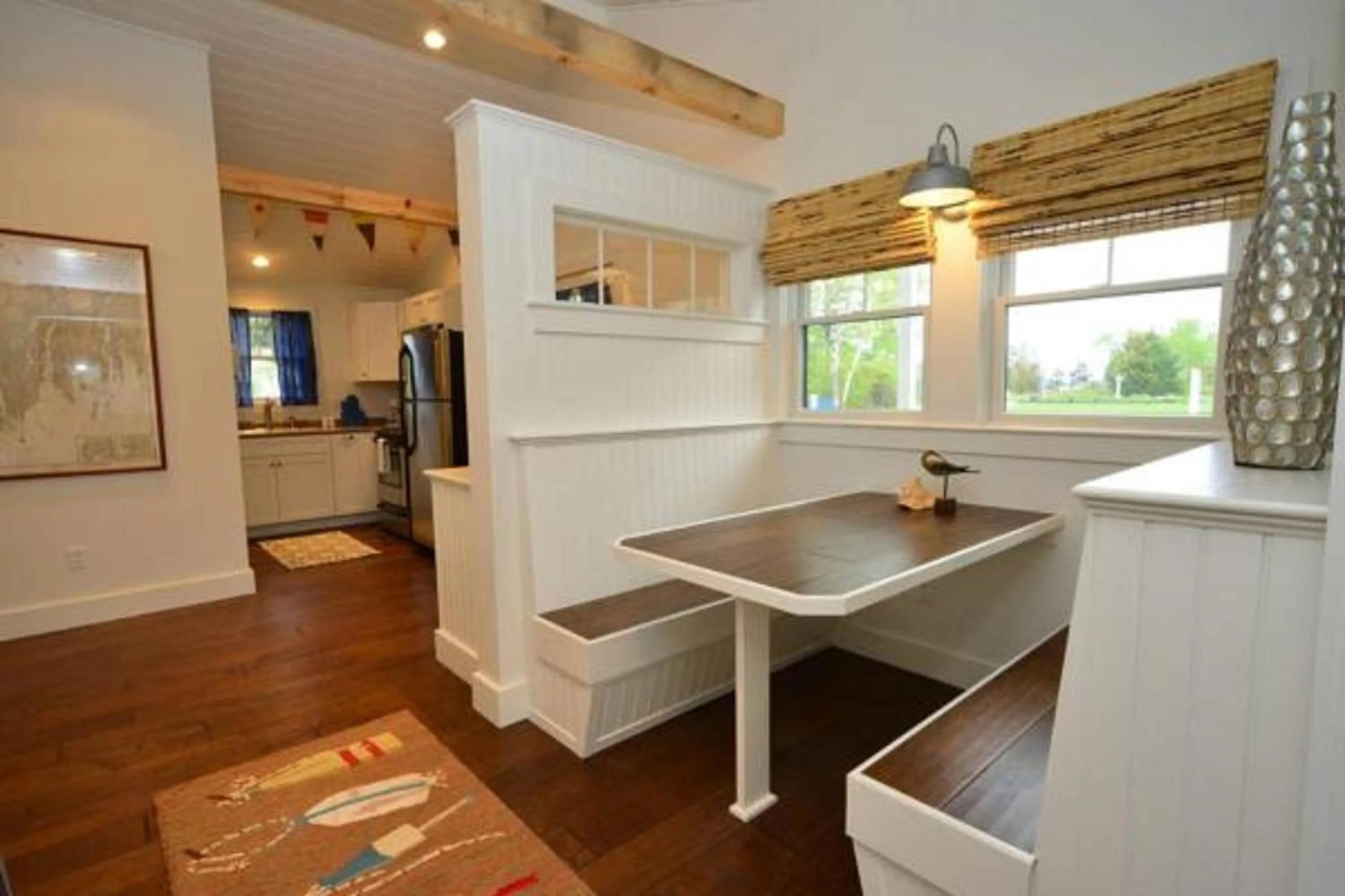 Kitchen or kitchenette in Newagen Seaside Inn