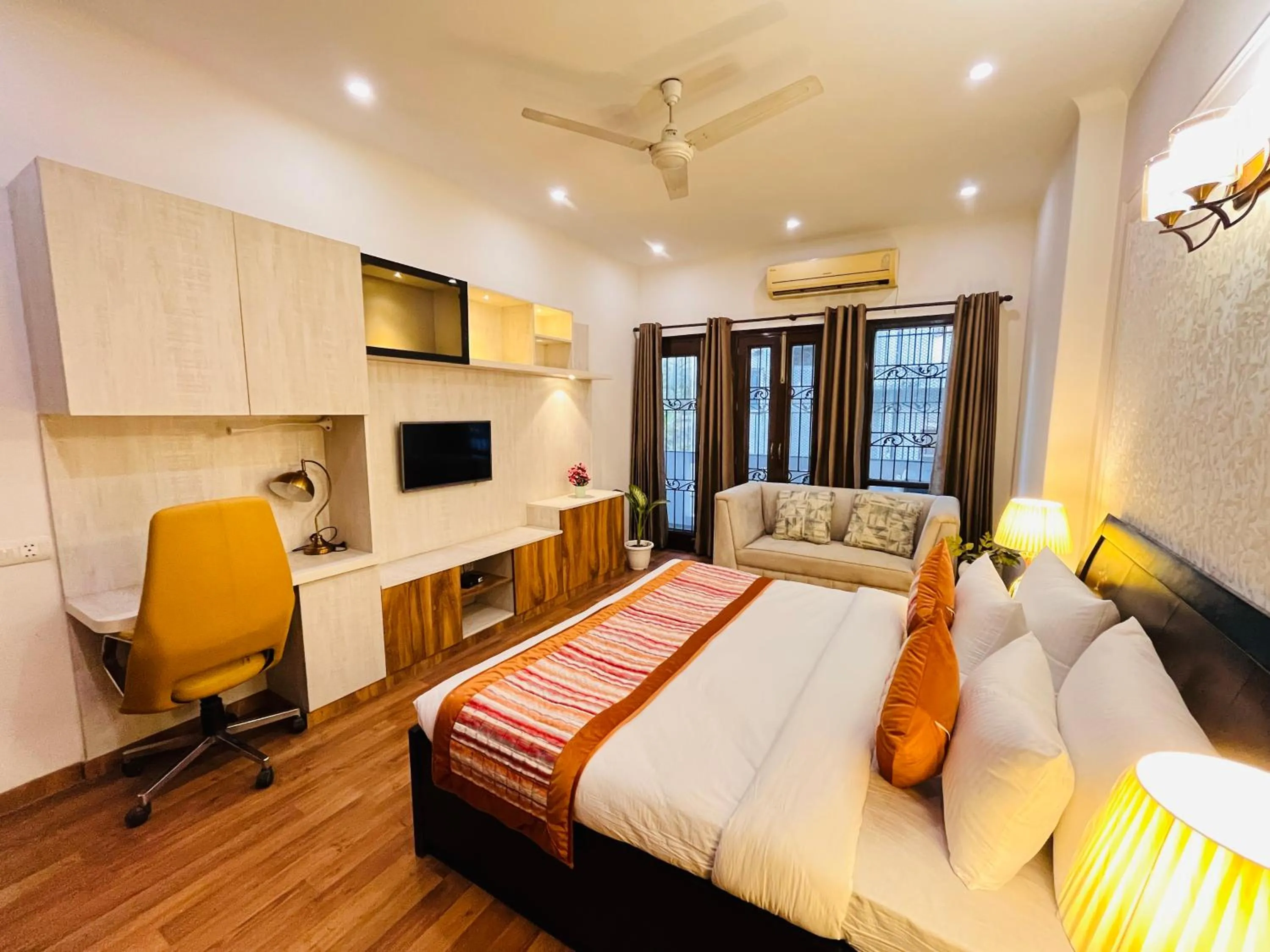 Bed in Abode Residency near USA Embassy Delhi Safdarjung Enclave New Delhi
