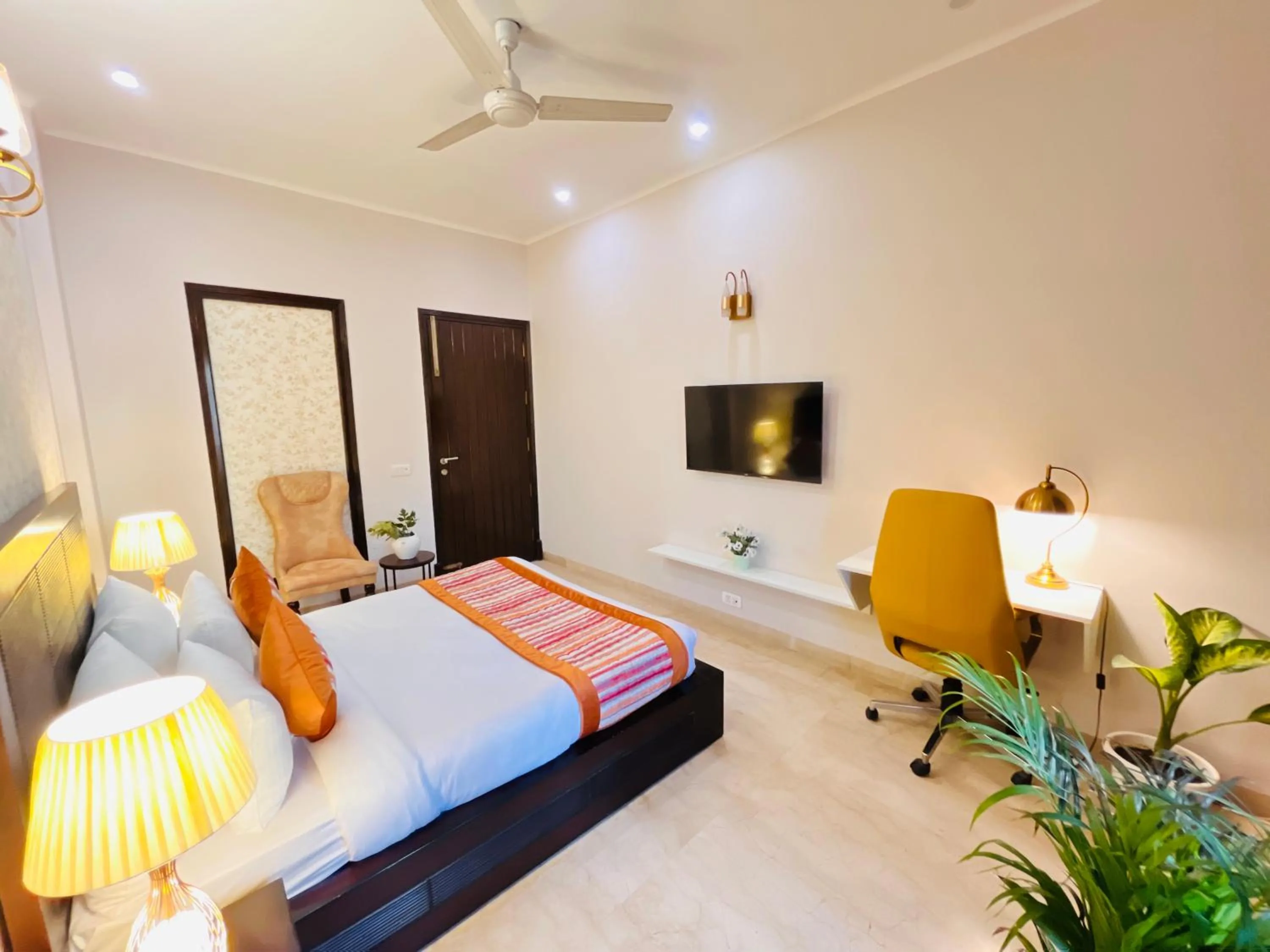 Bed in Abode Residency near USA Embassy Delhi Safdarjung Enclave New Delhi