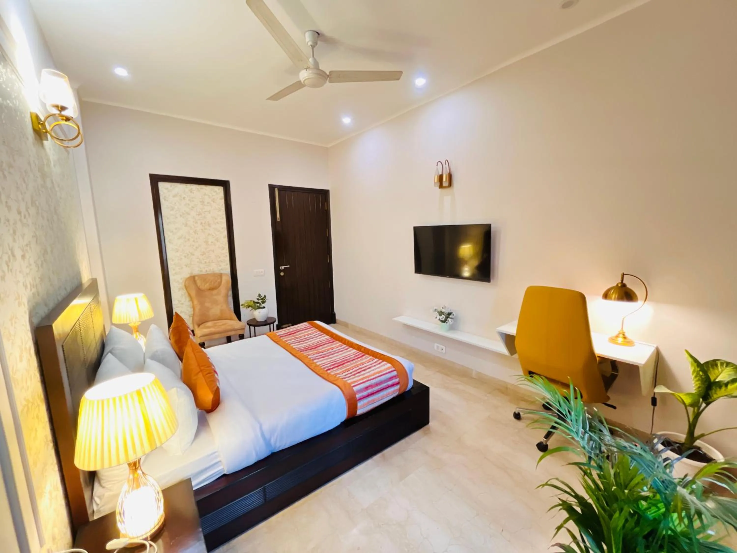 Bed in Abode Residency near USA Embassy Delhi Safdarjung Enclave New Delhi