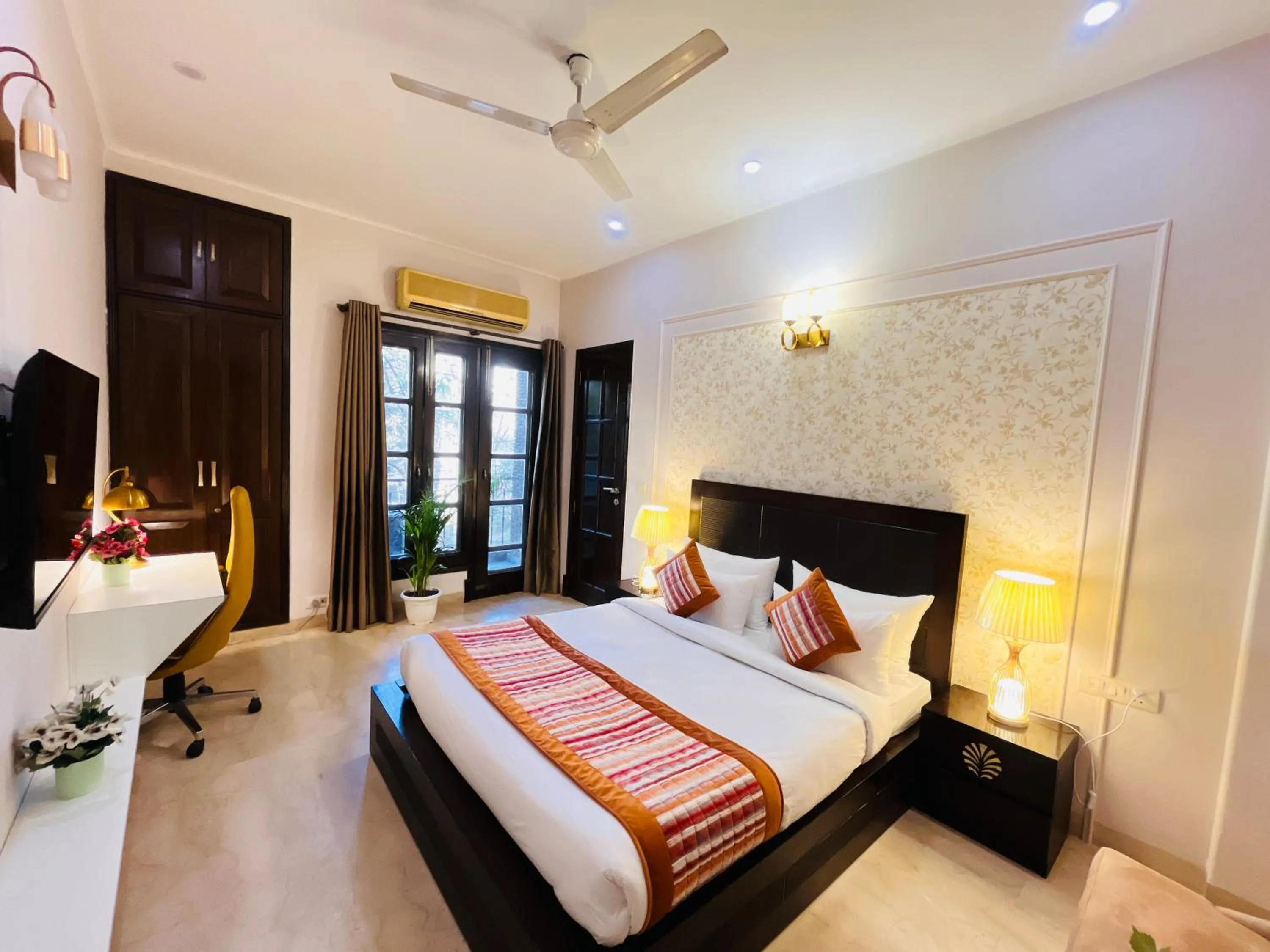Bed in Abode Residency near USA Embassy Delhi Safdarjung Enclave New Delhi