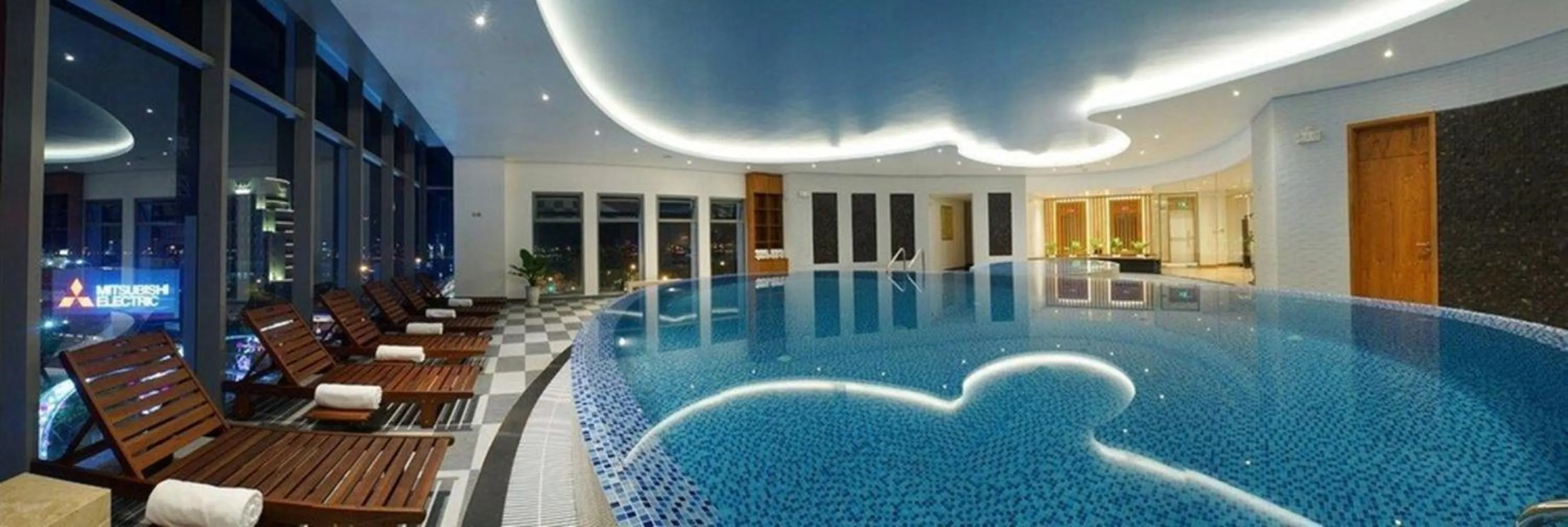 Pool view in Vanda Hotel