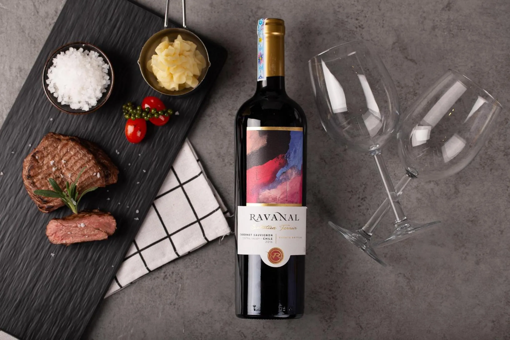 Food and drinks in Vanda Hotel