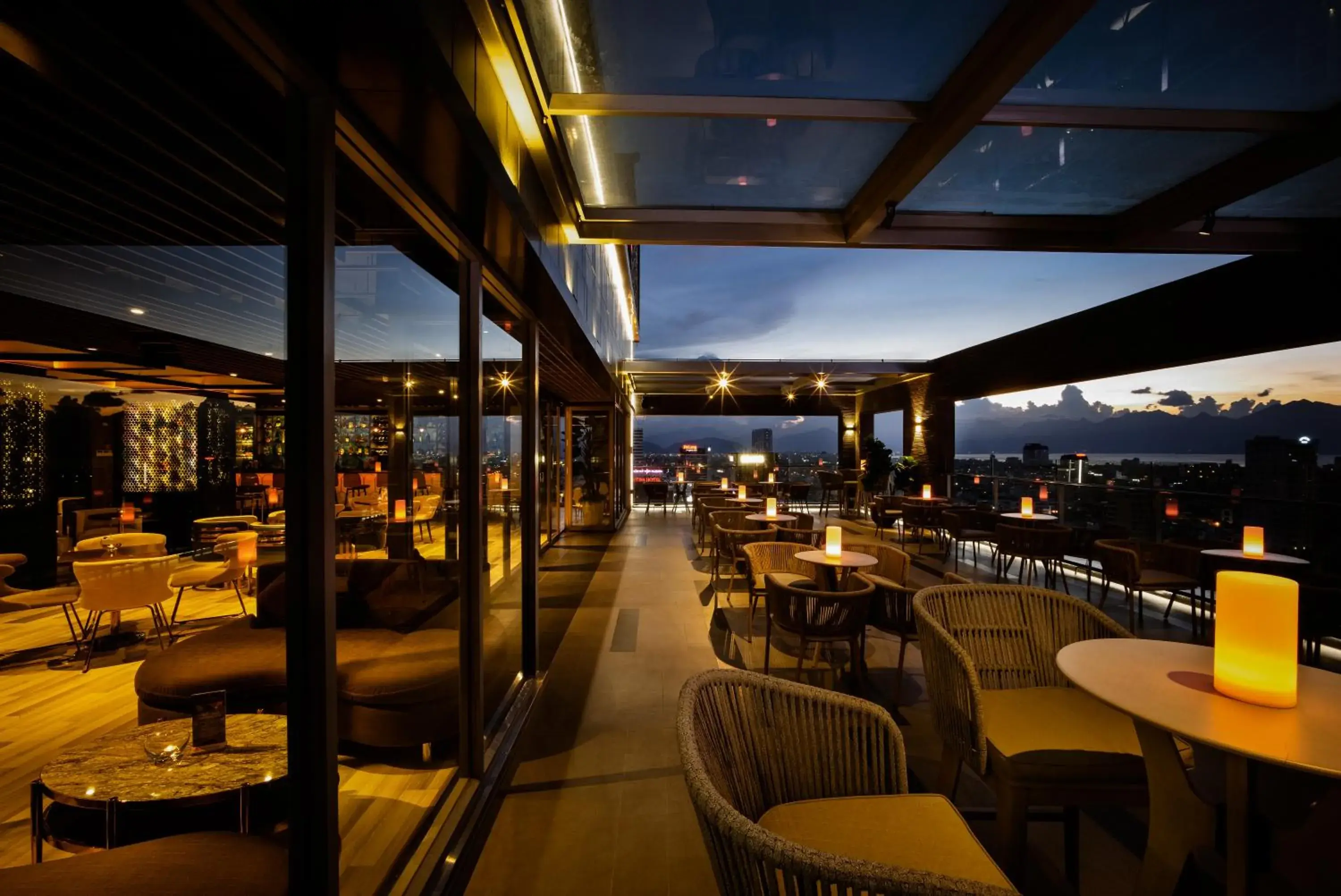 Lounge or bar in Vanda Hotel Lounge or bar in Vanda Hotel