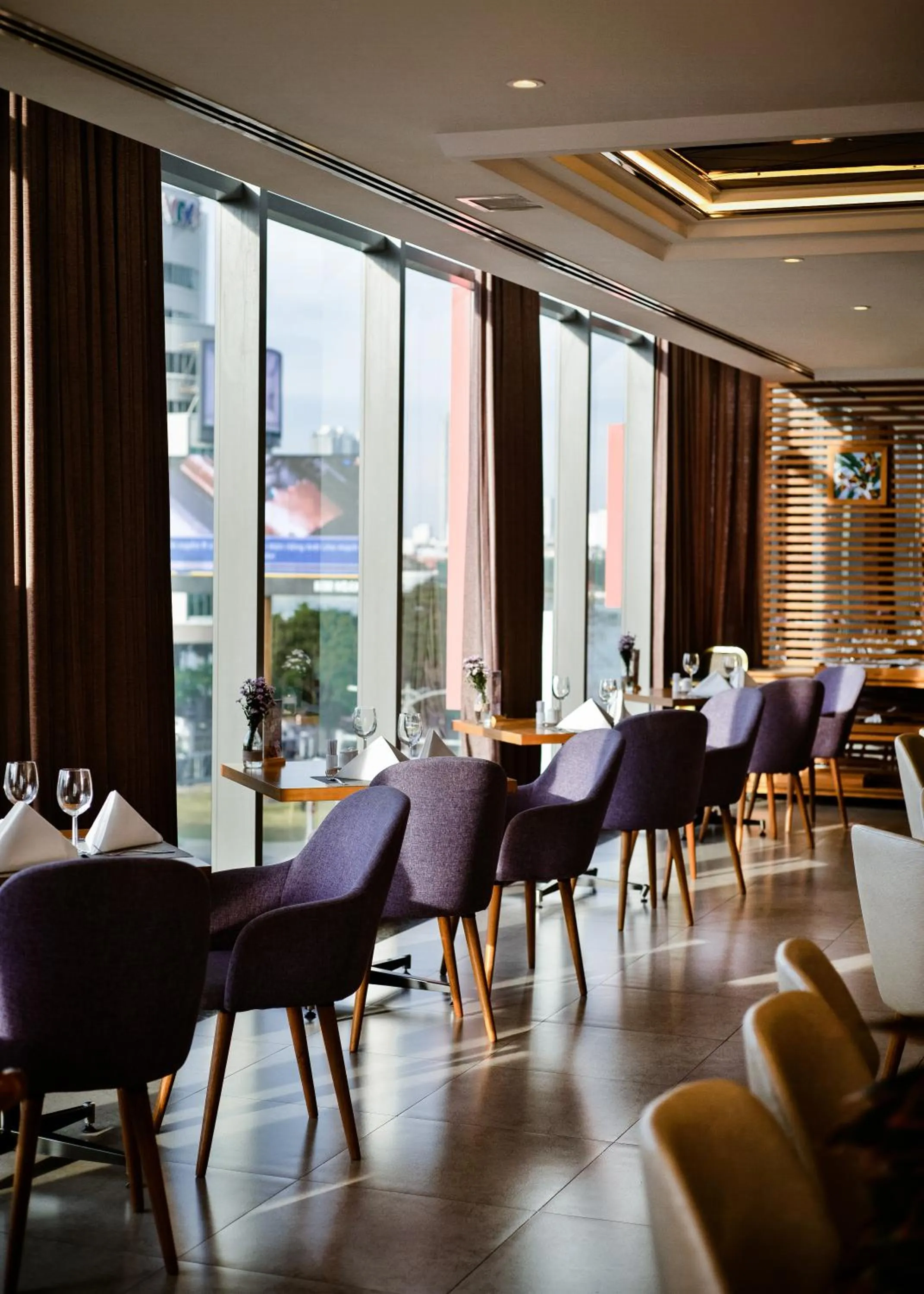 Restaurant/places to eat in Vanda Hotel