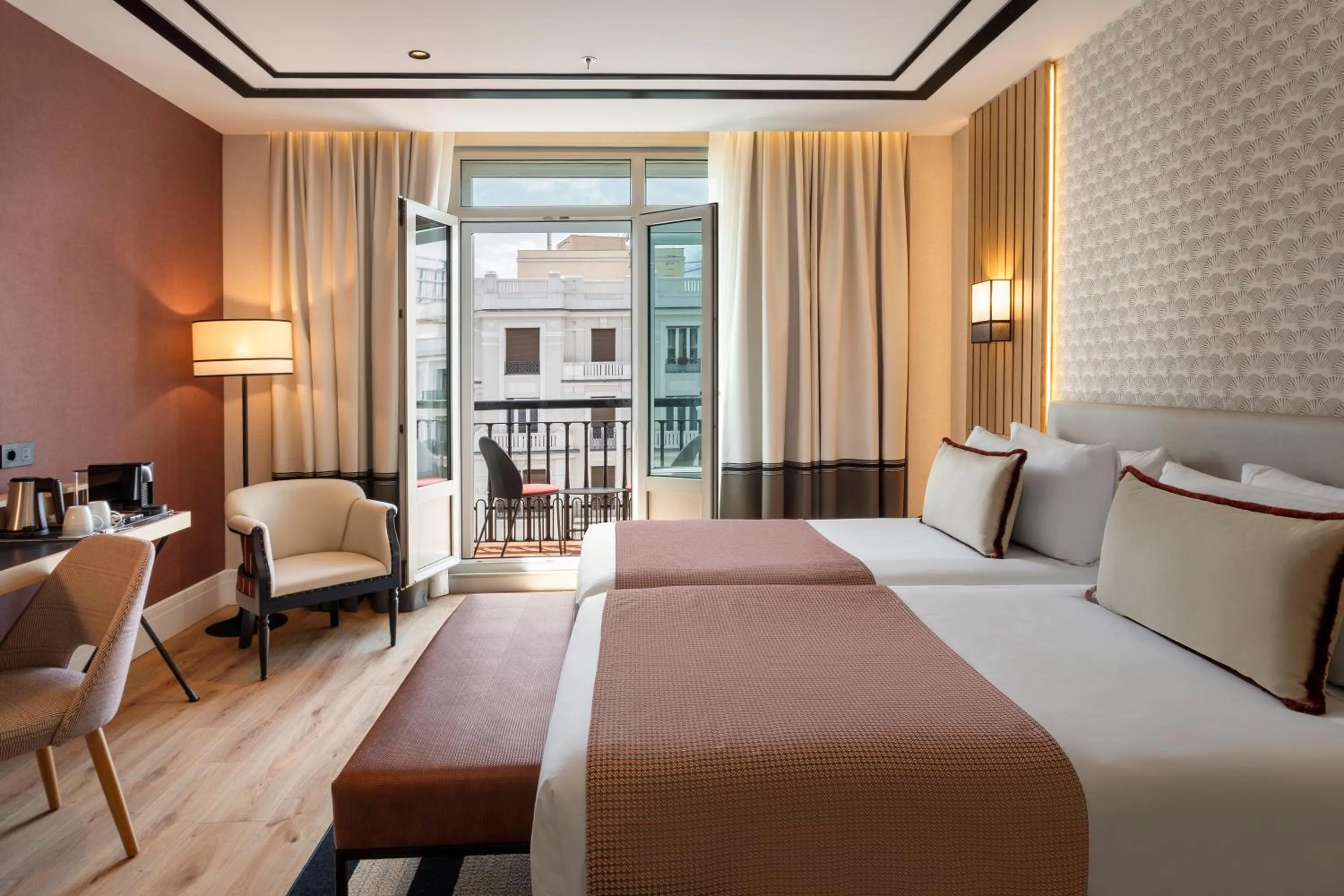 Bed in Catalonia Plaza España Hotel & Spa