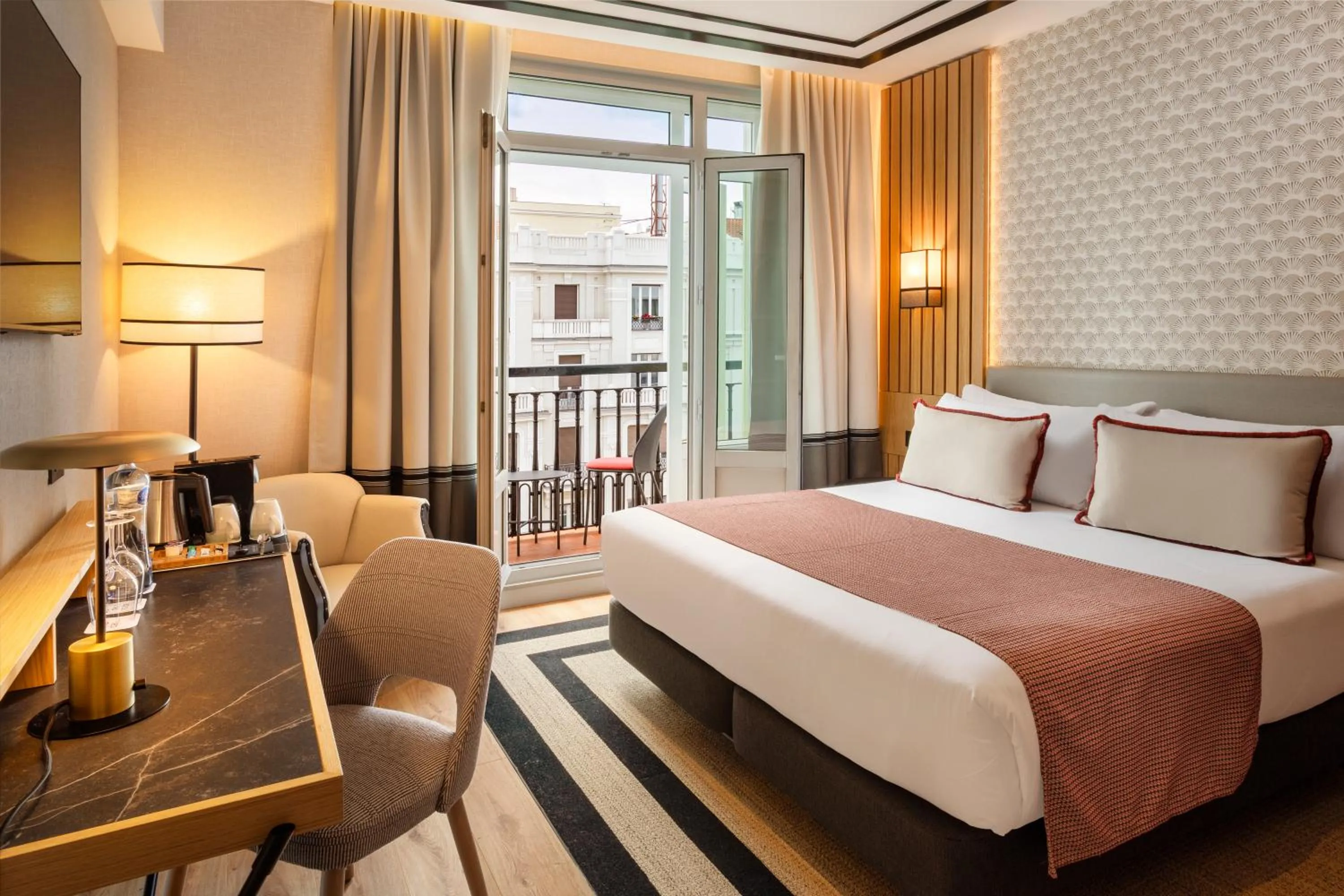 Bed in Catalonia Plaza España Hotel & Spa