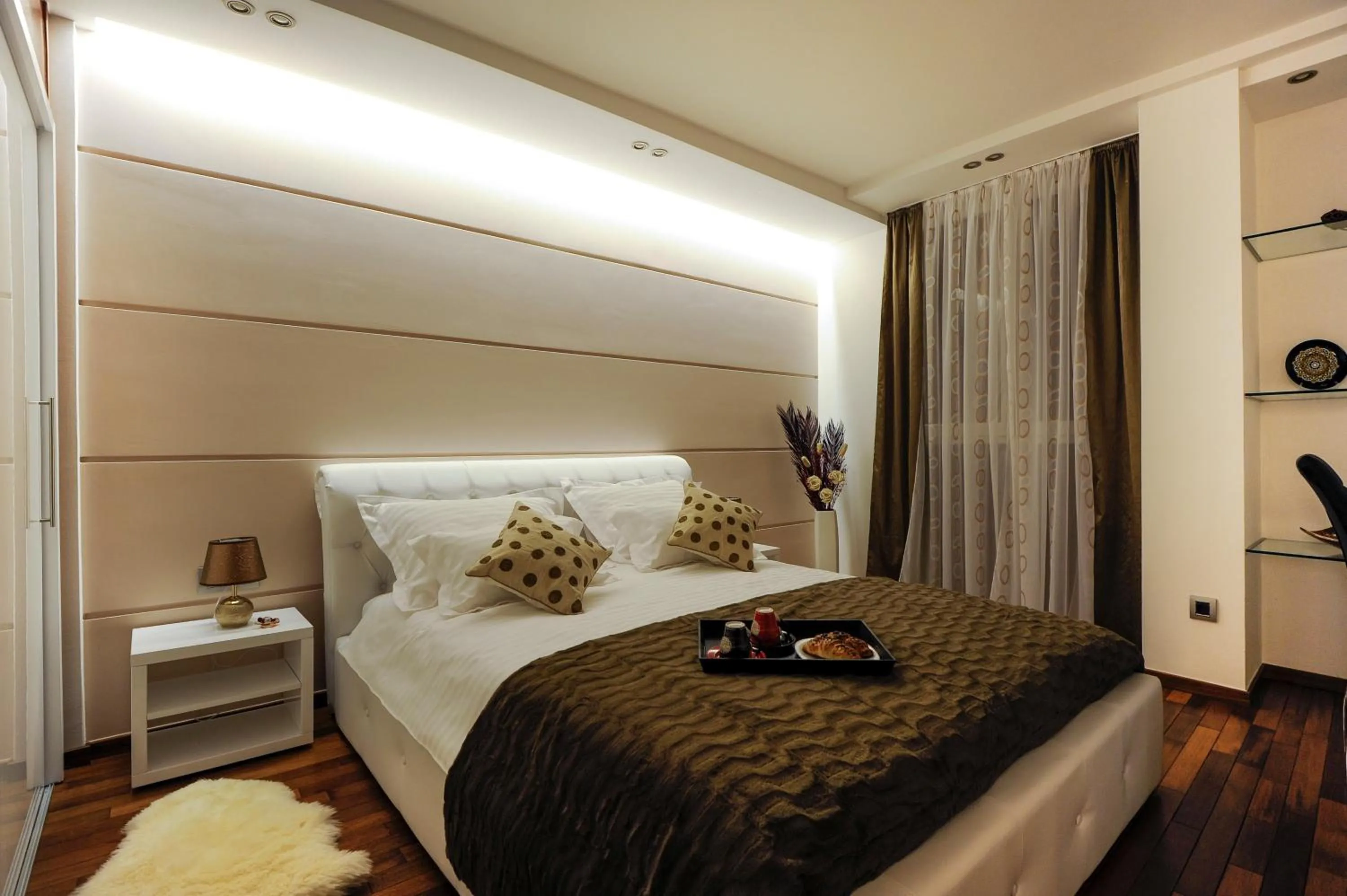 Bed in Main Street Studio and Rooms
