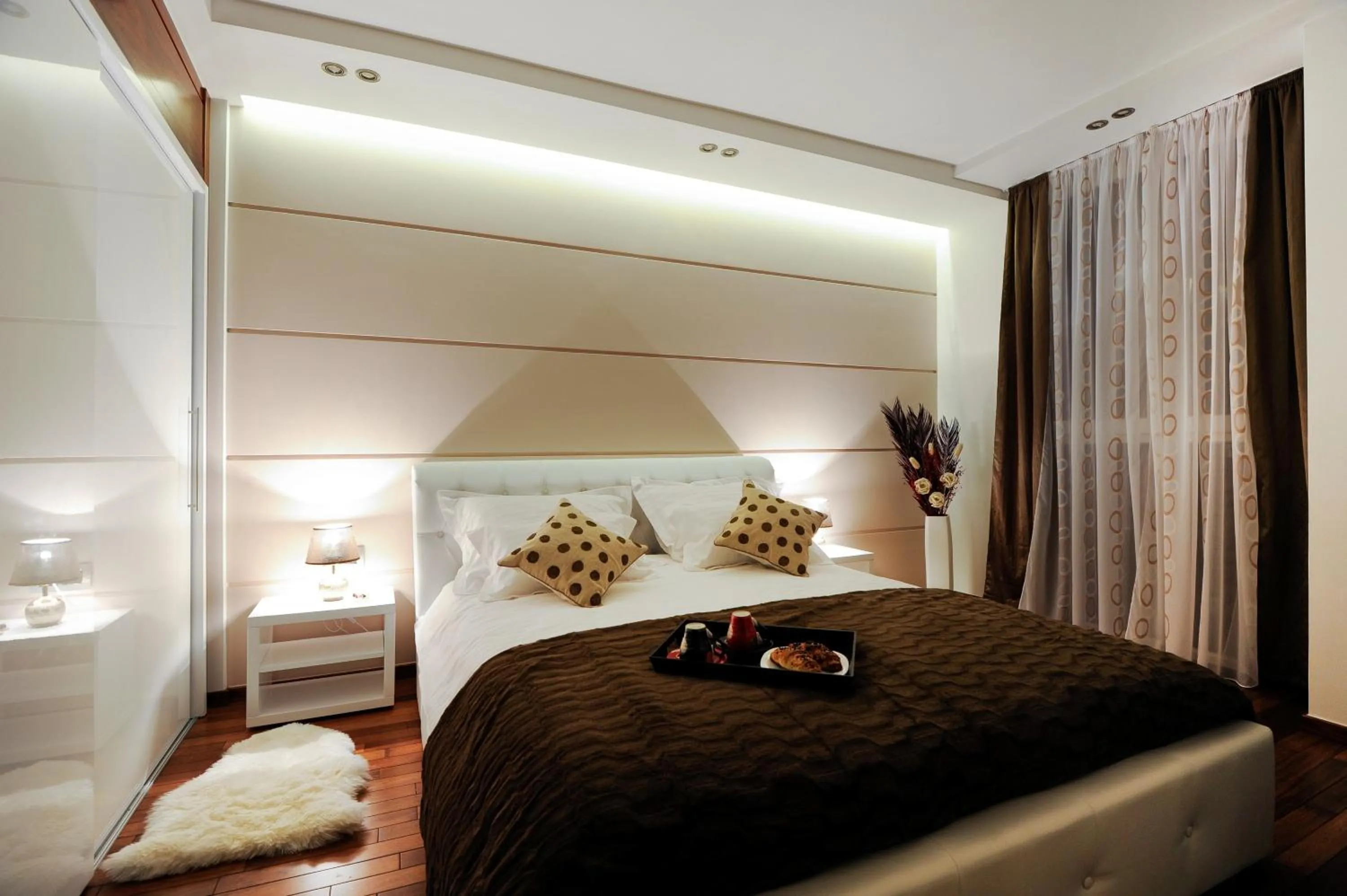 Bed in Main Street Studio and Rooms