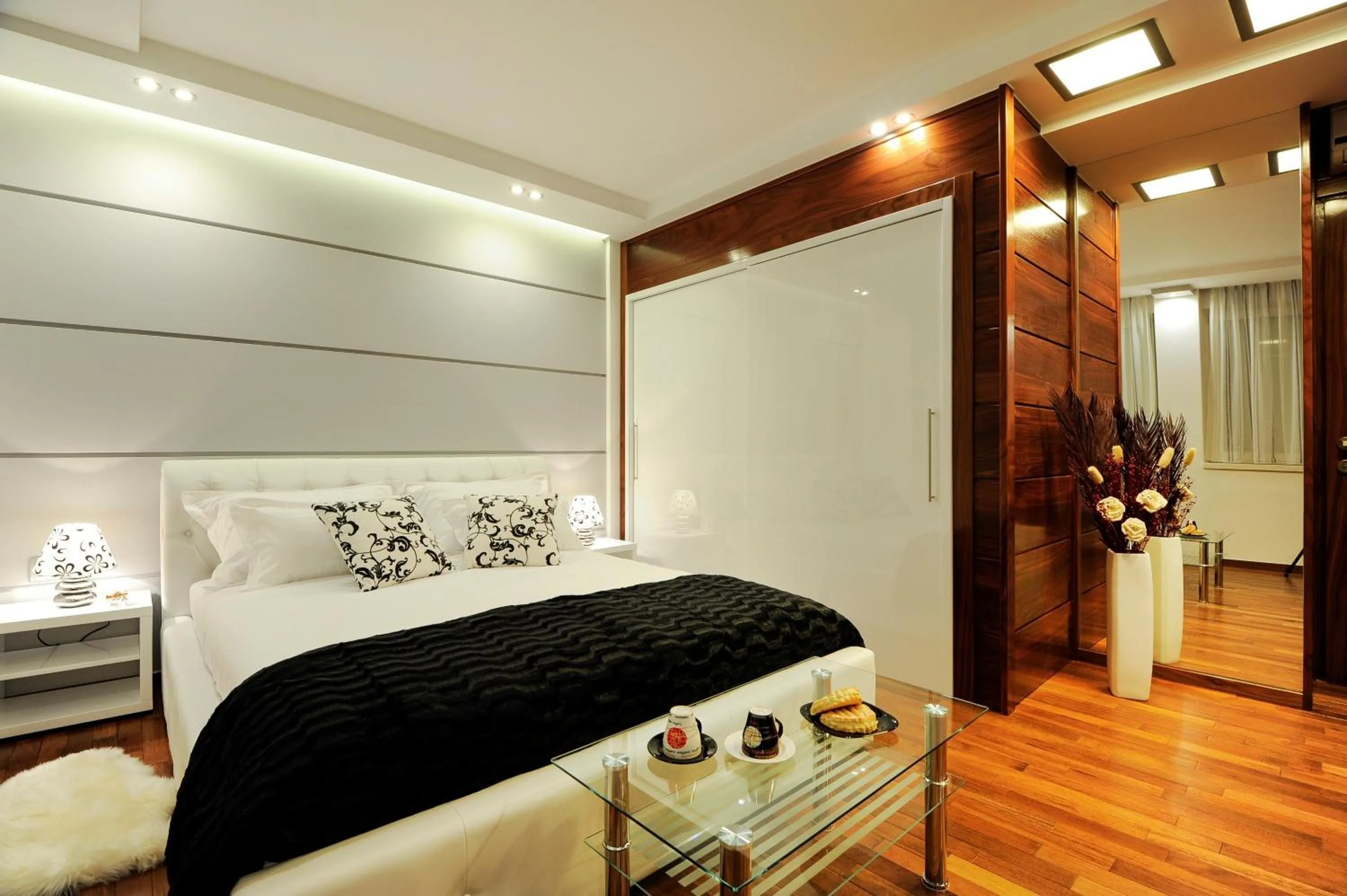 Bed in Main Street Studio and Rooms