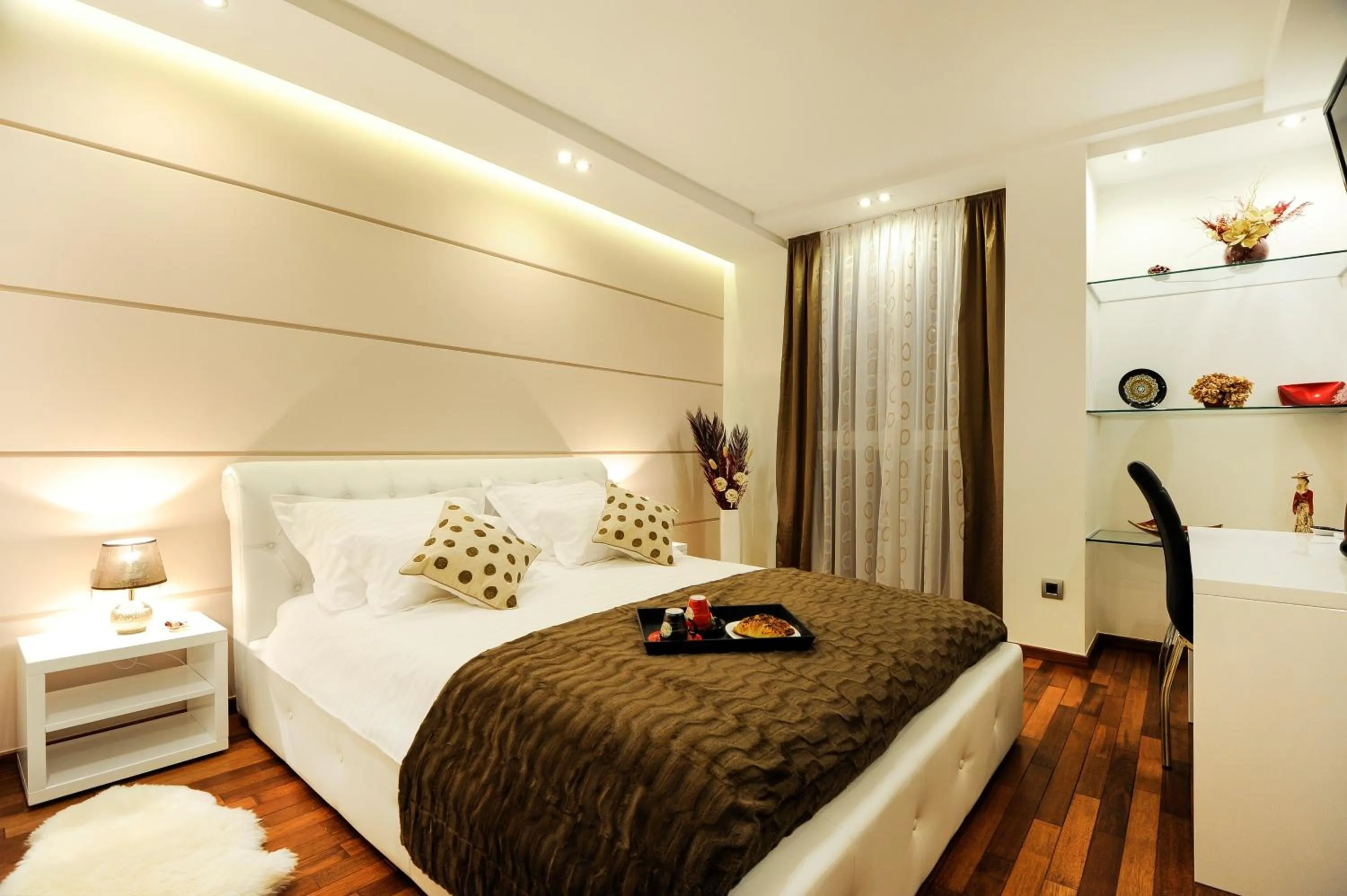 Bed in Main Street Studio and Rooms