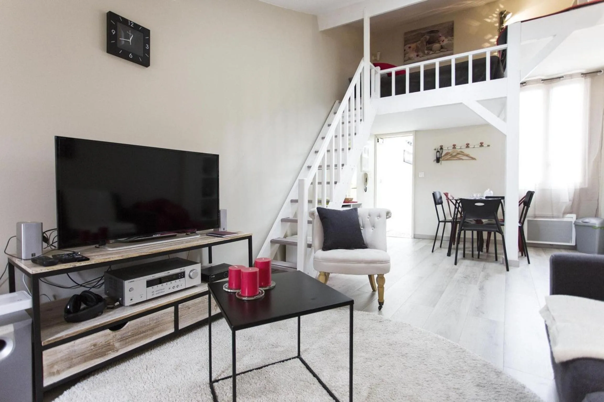Living room in Spacious 2-Bedroom Family Duplex with Free Parking and Netflix
