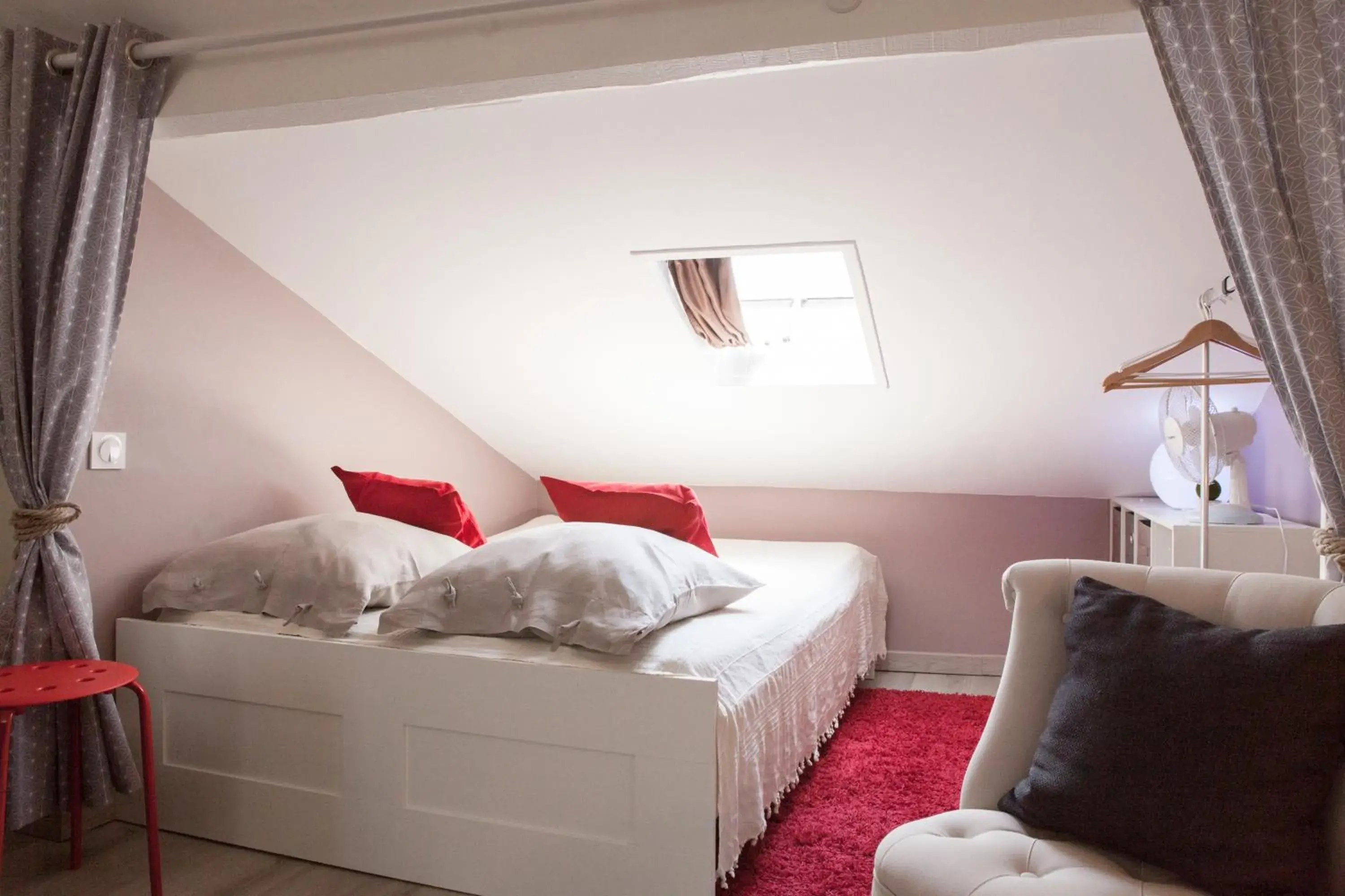 Duplex Apartment in Spacious 2-Bedroom Family Duplex with Free Parking and Netflix Duplex Apartment in Spacious 2-Bedroom Family Duplex with Free Parking and Netflix