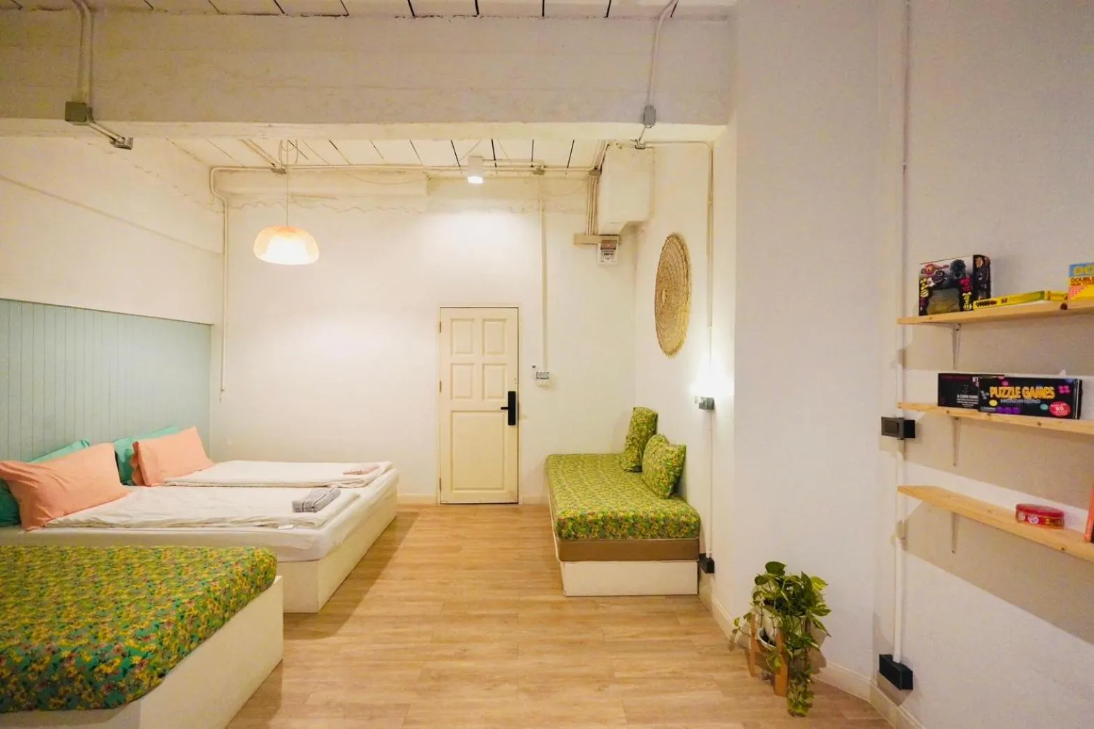 Bed in The Local Khaosan Bangkok Hotel