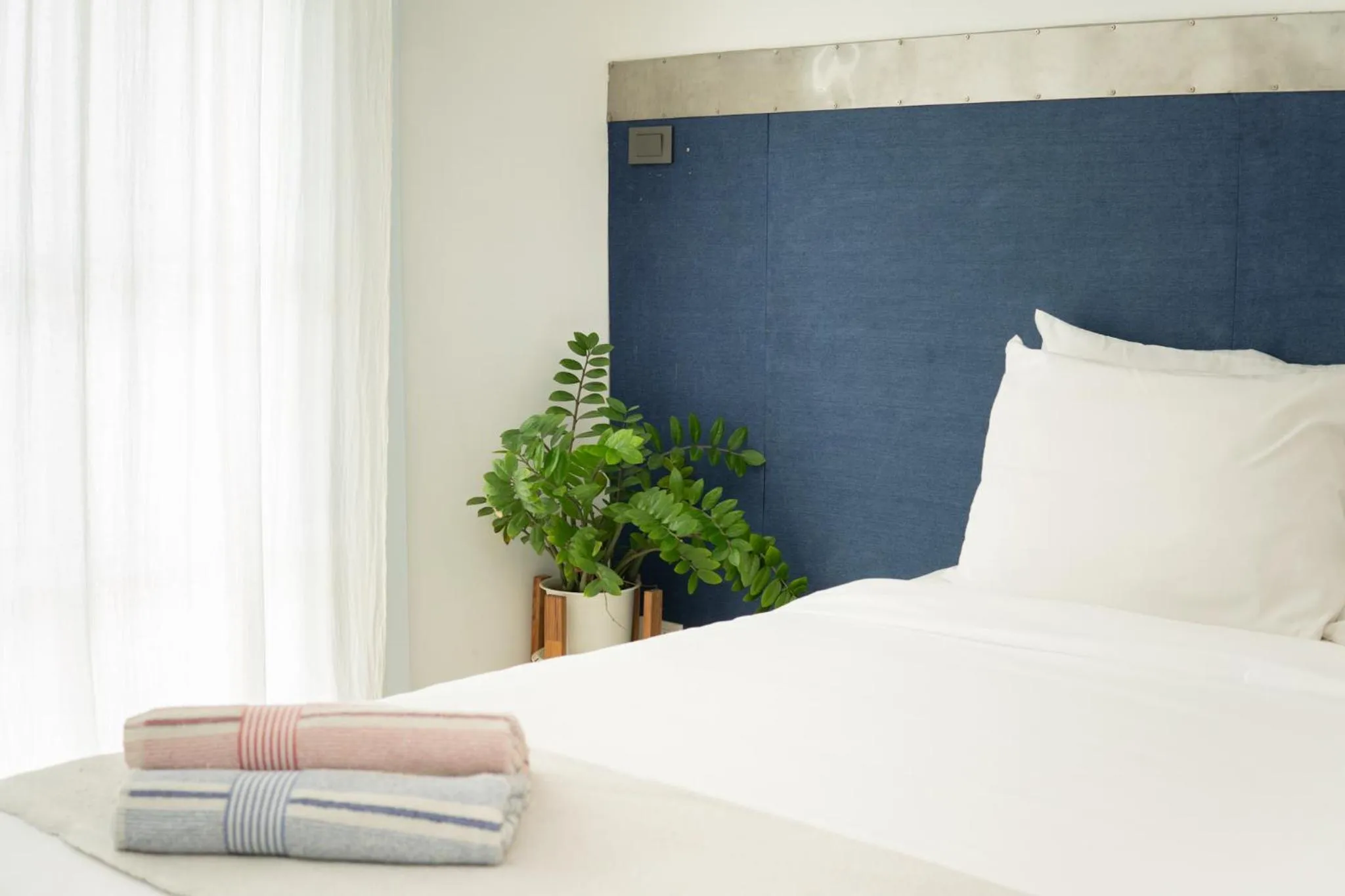 Bed in The Local Khaosan Bangkok Hotel