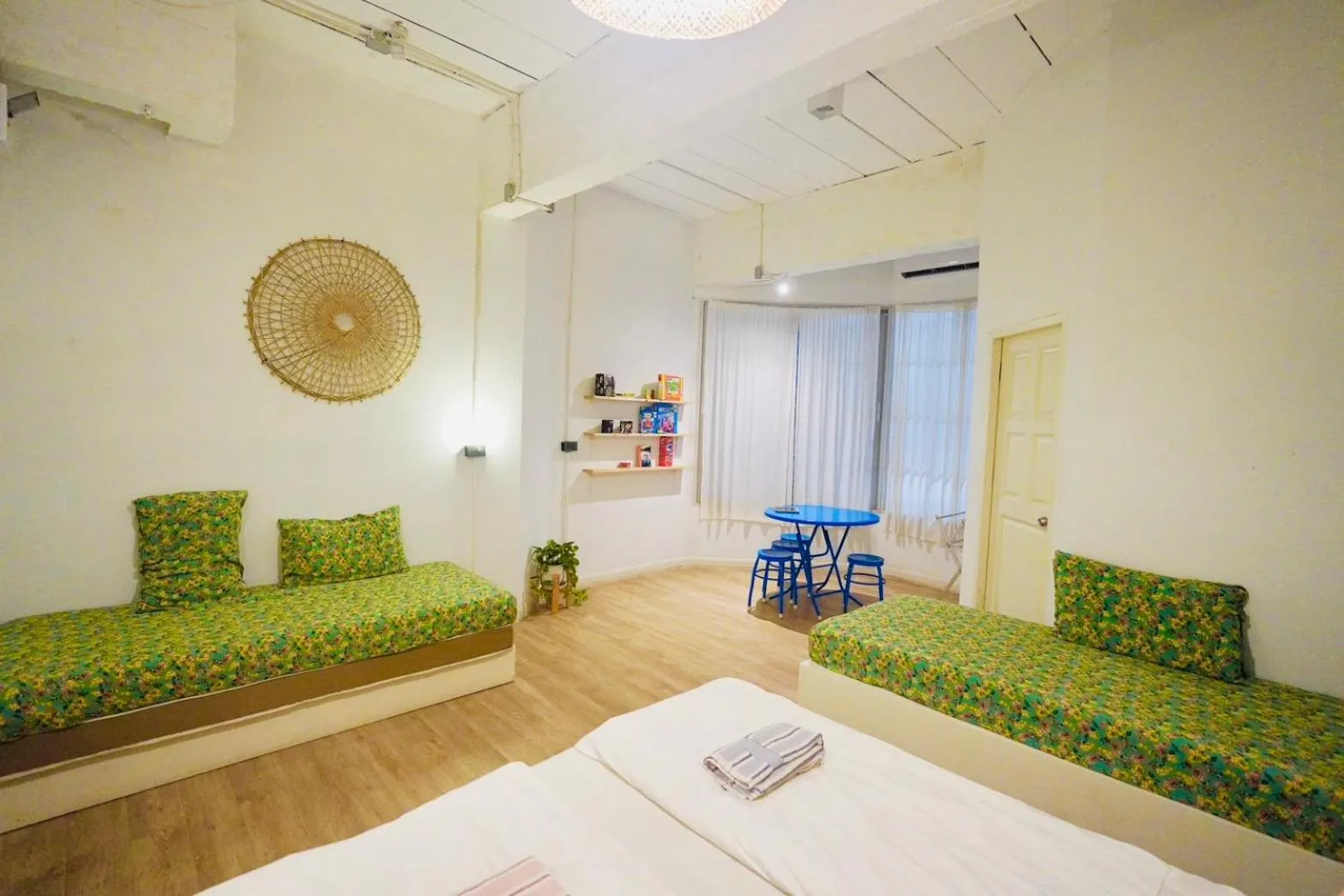 Bed in The Local Khaosan Bangkok Hotel