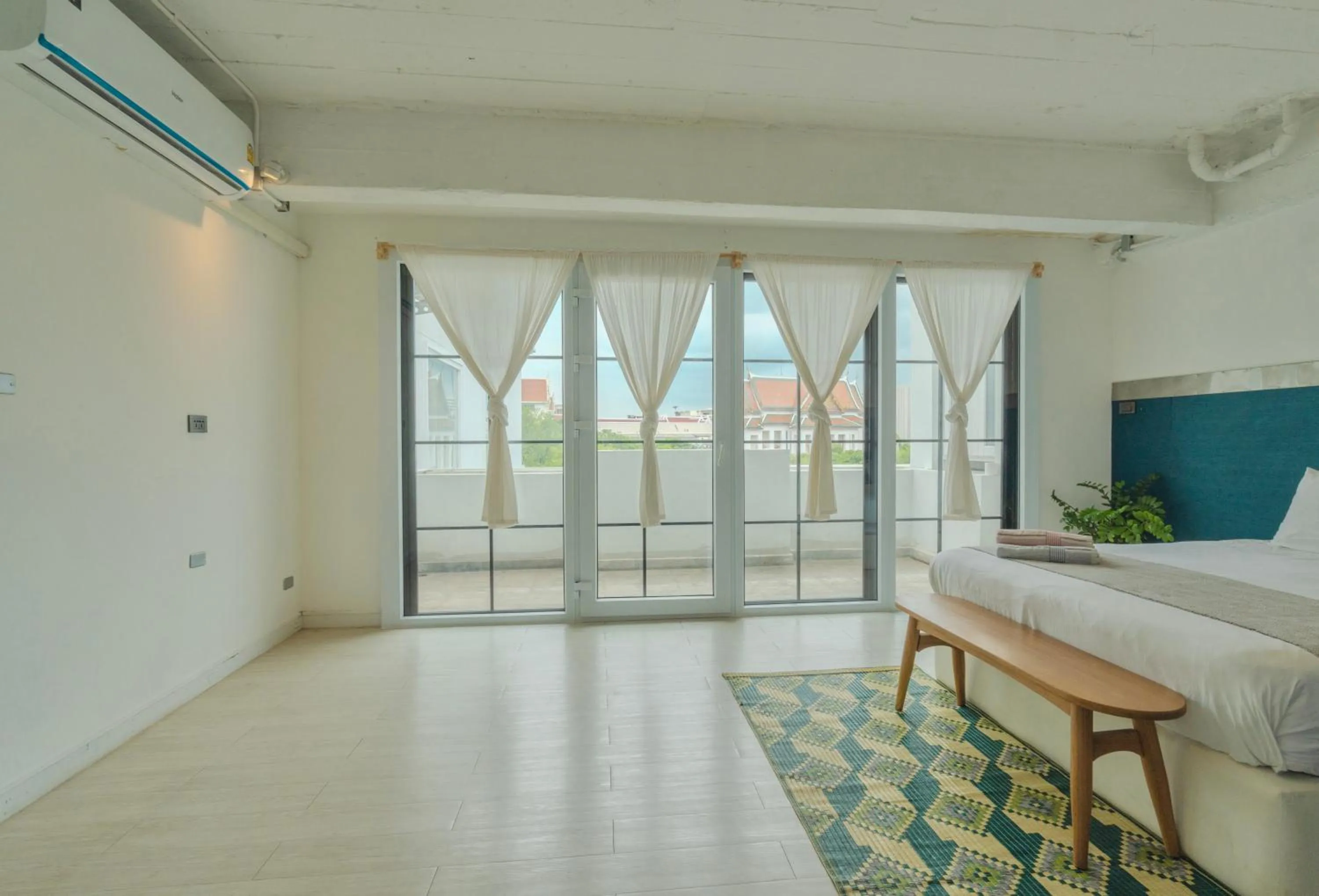 Bed in The Local Khaosan Bangkok Hotel