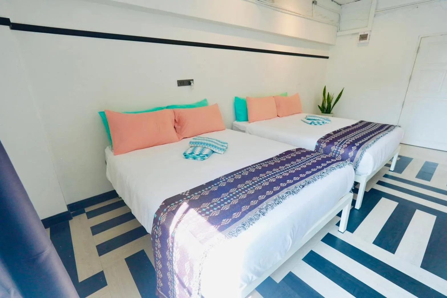 Bed in The Local Khaosan Bangkok Hotel