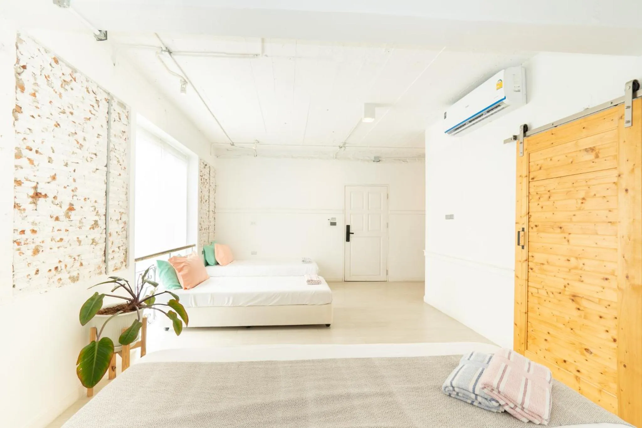 Bed in The Local Khaosan Bangkok Hotel