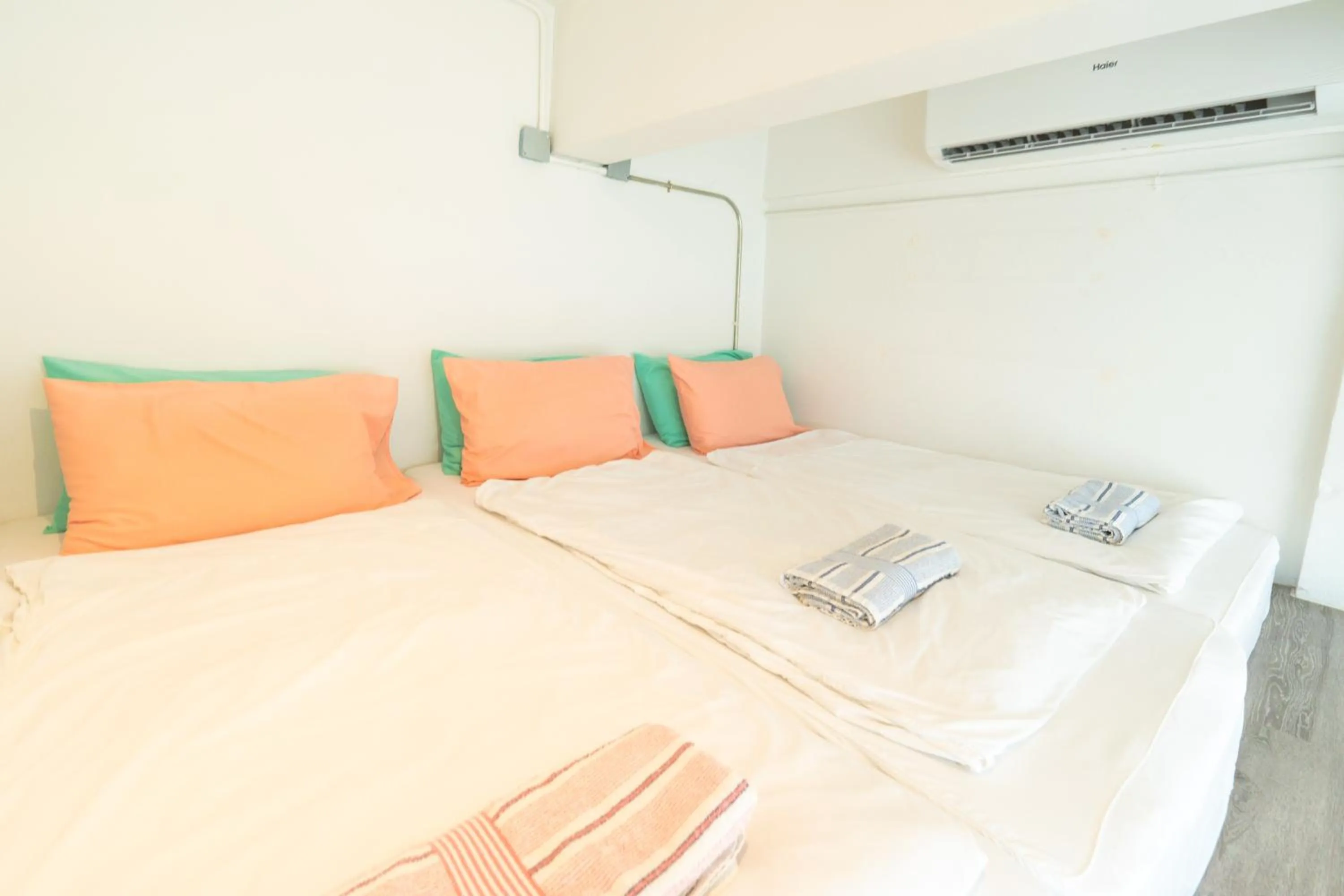 Bed in The Local Khaosan Bangkok Hotel