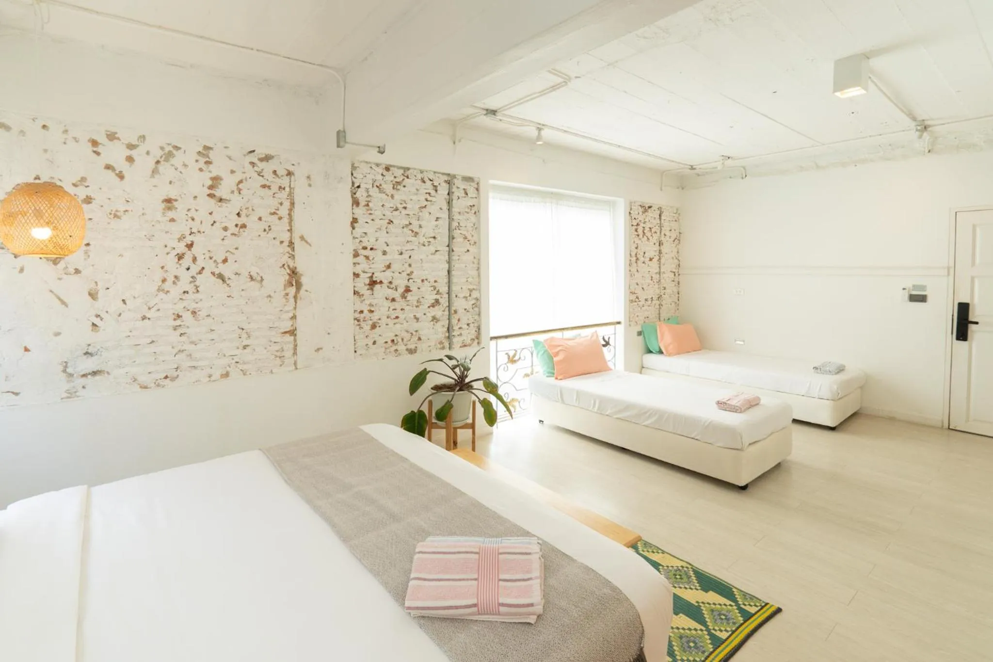 Bed in The Local Khaosan Bangkok Hotel