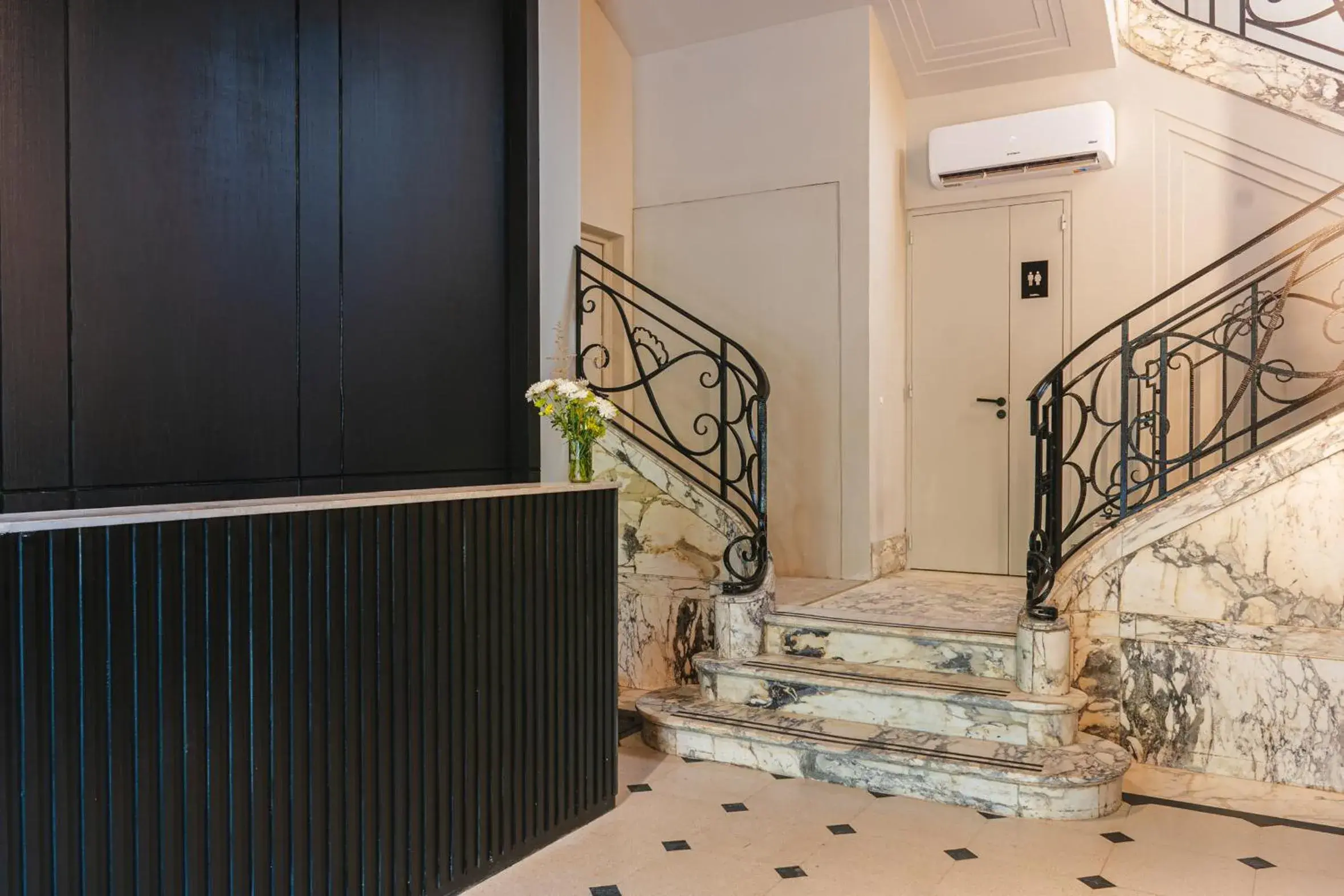 Property building in Main By Babel Property building in Main By Babel