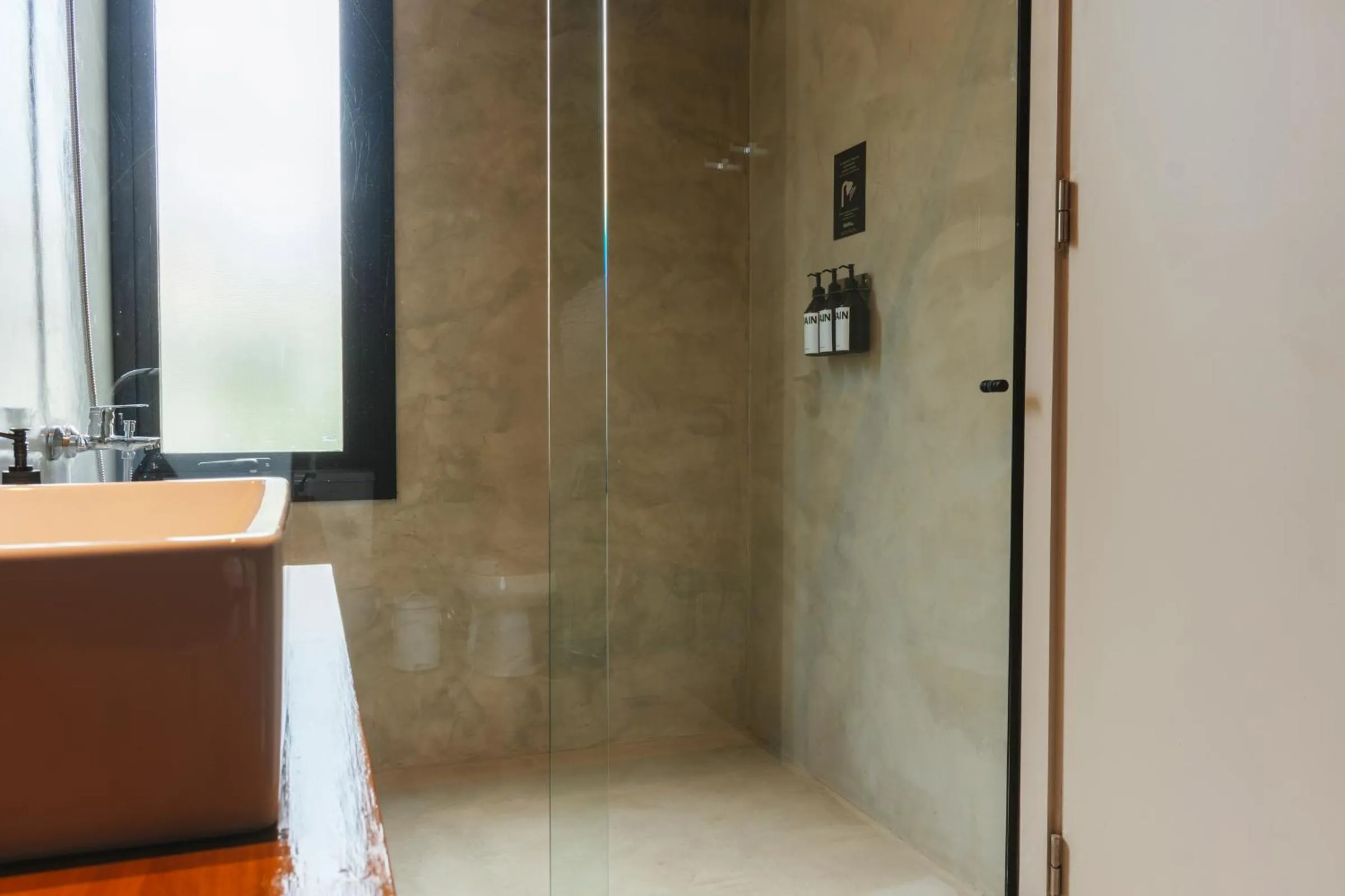 Shower in Main By Babel