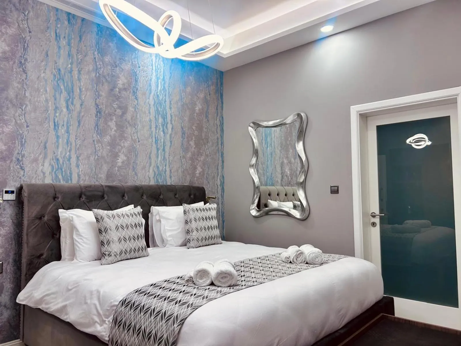 Superior King Room in Howard House Hotel