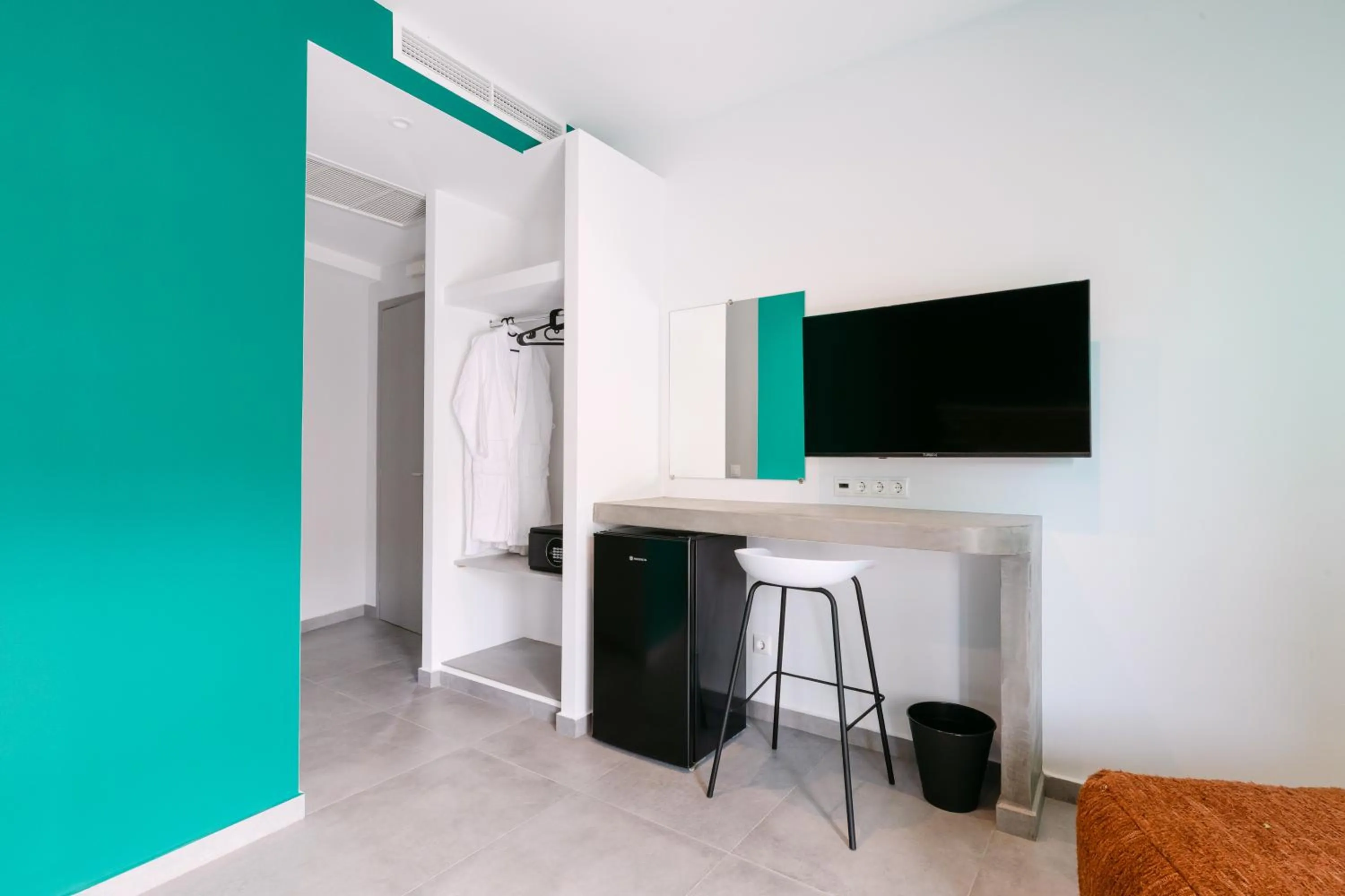 TV and multimedia in 11 Reasons Why Metaxourgeio