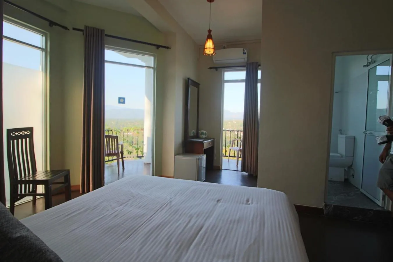 Bedroom, Bed in Villa Arunalu Kandy