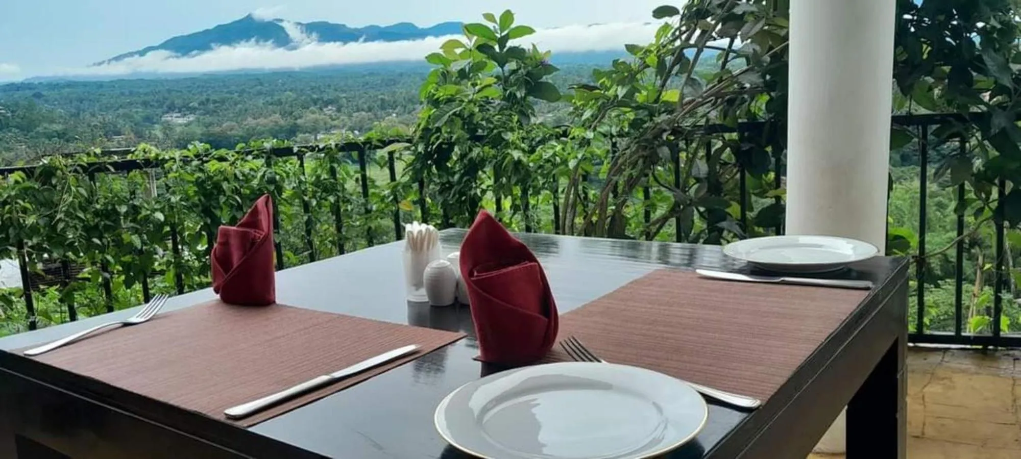 Restaurant/places to eat in Villa Arunalu Kandy