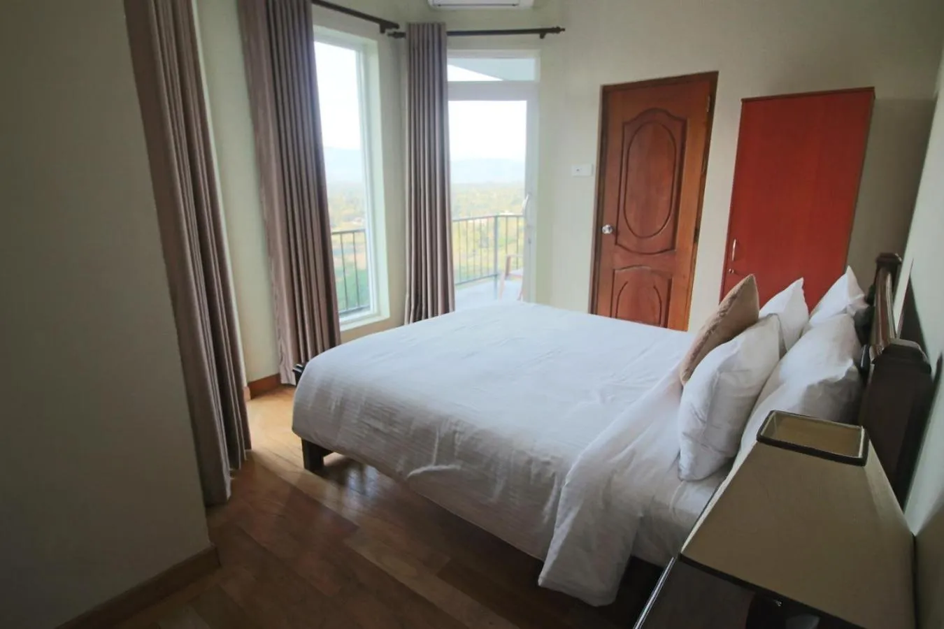 Bedroom, Bed in Villa Arunalu Kandy