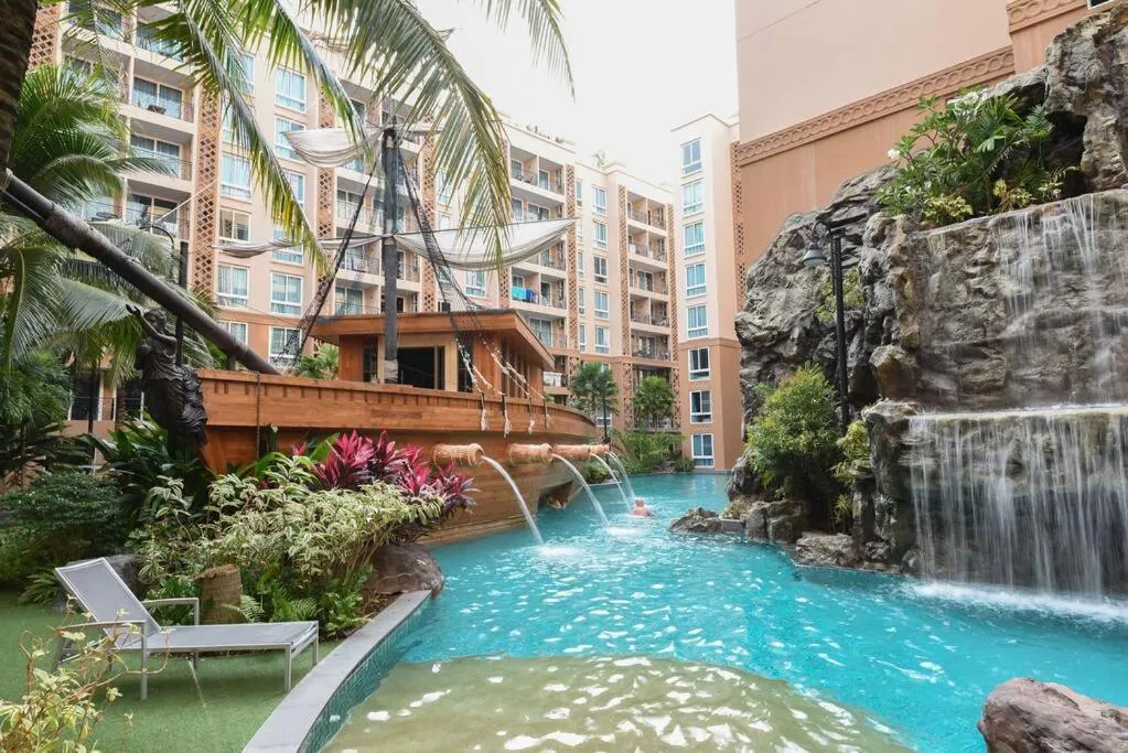 Atlantis Condo Resort pattaya by LJ
