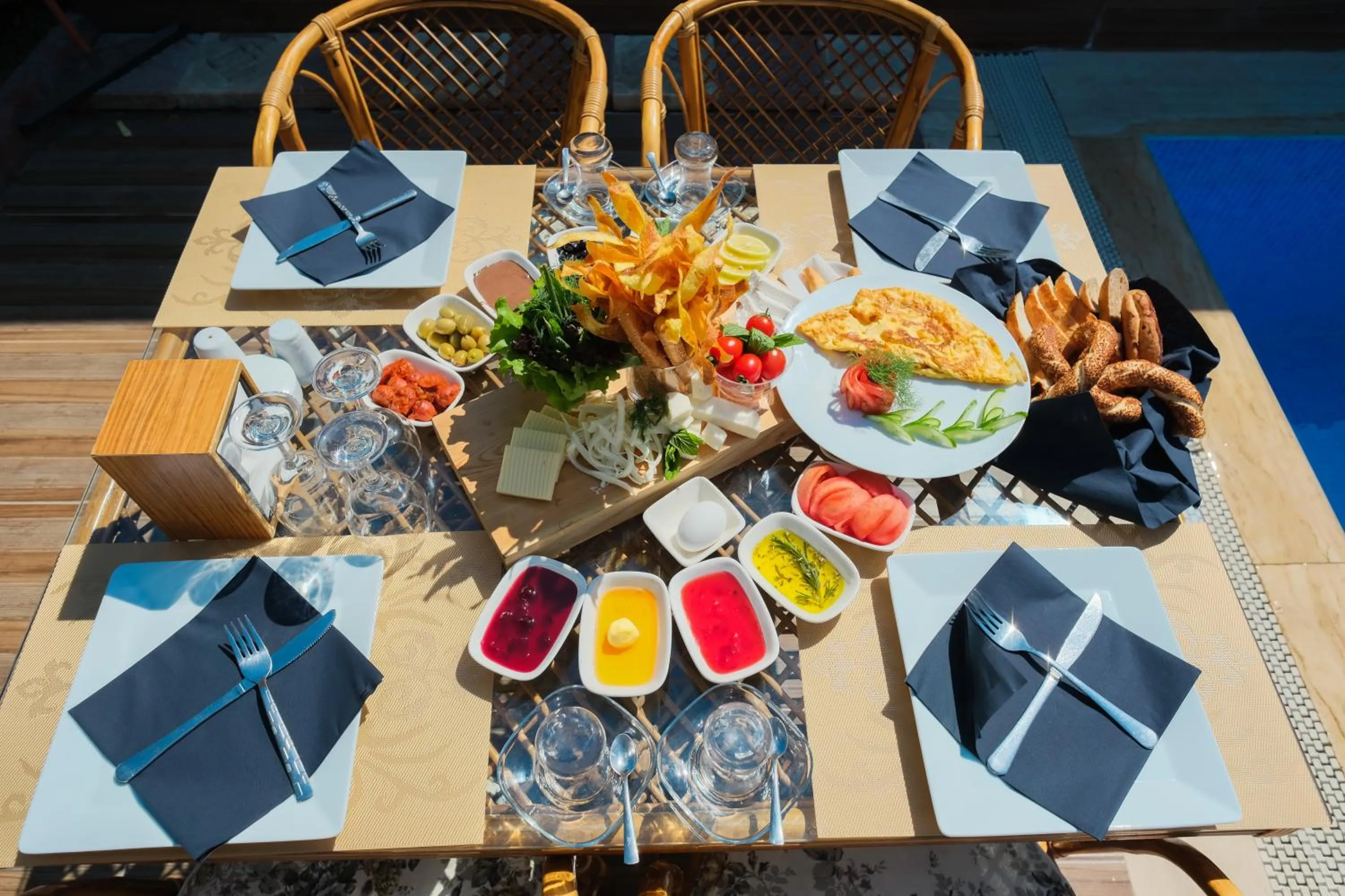 Restaurant/places to eat in Çınar Butik Hotel Bodrum