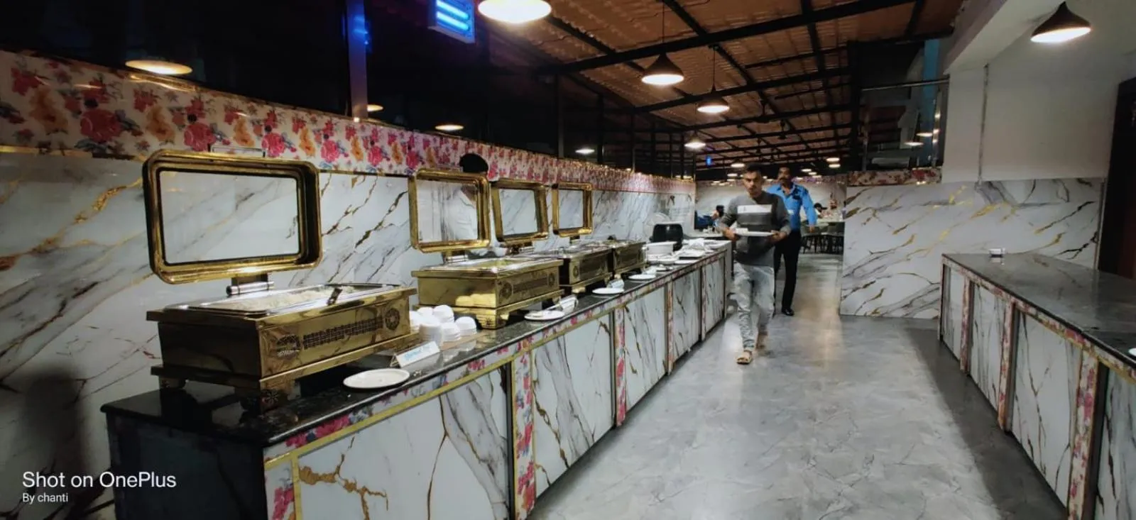 Restaurant/places to eat in Le Tranquil Resort