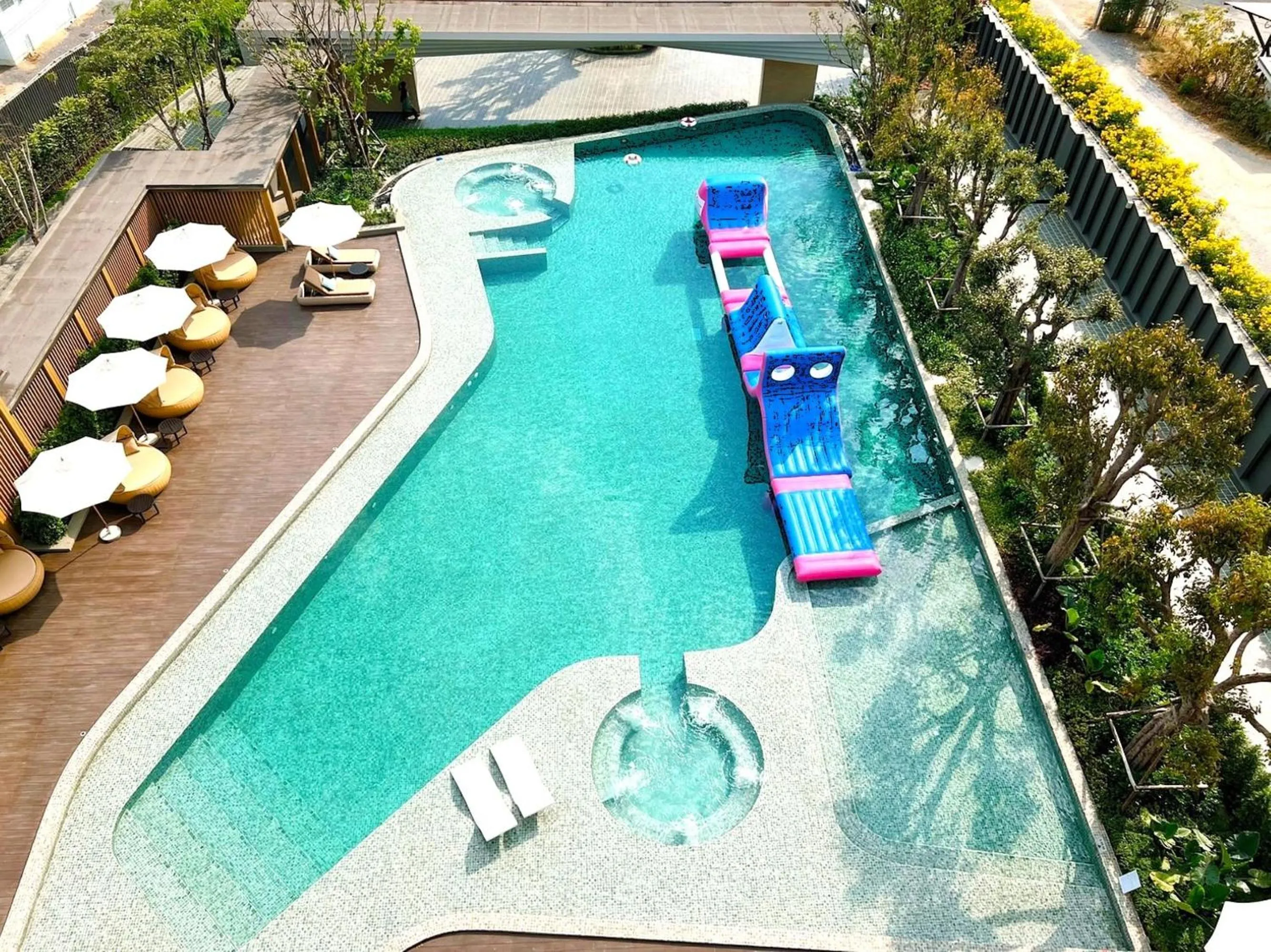 Swimming pool in Viewpoint Khaoyai Hotel