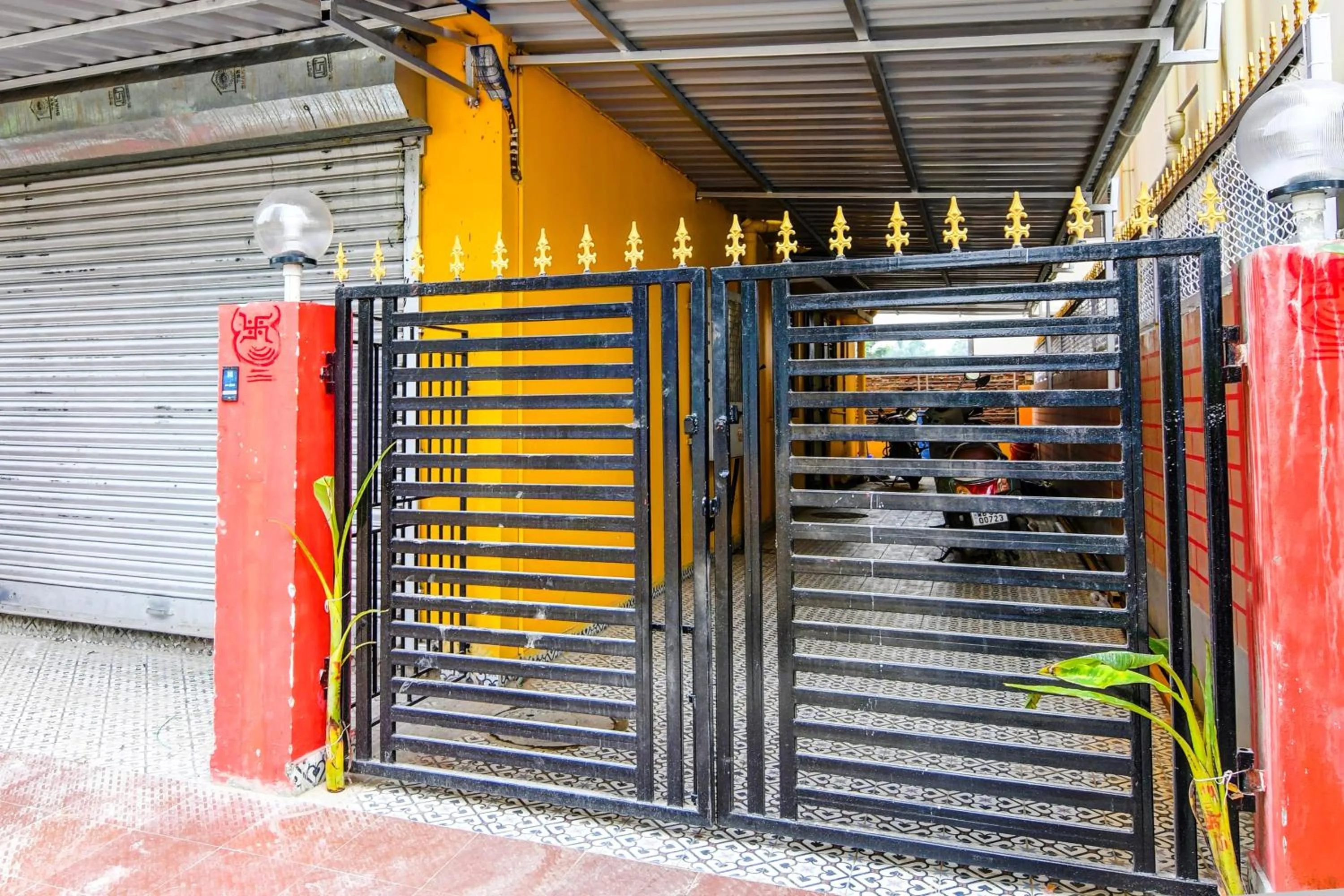 Facade/entrance in Hotel O Shree Near Akankha More