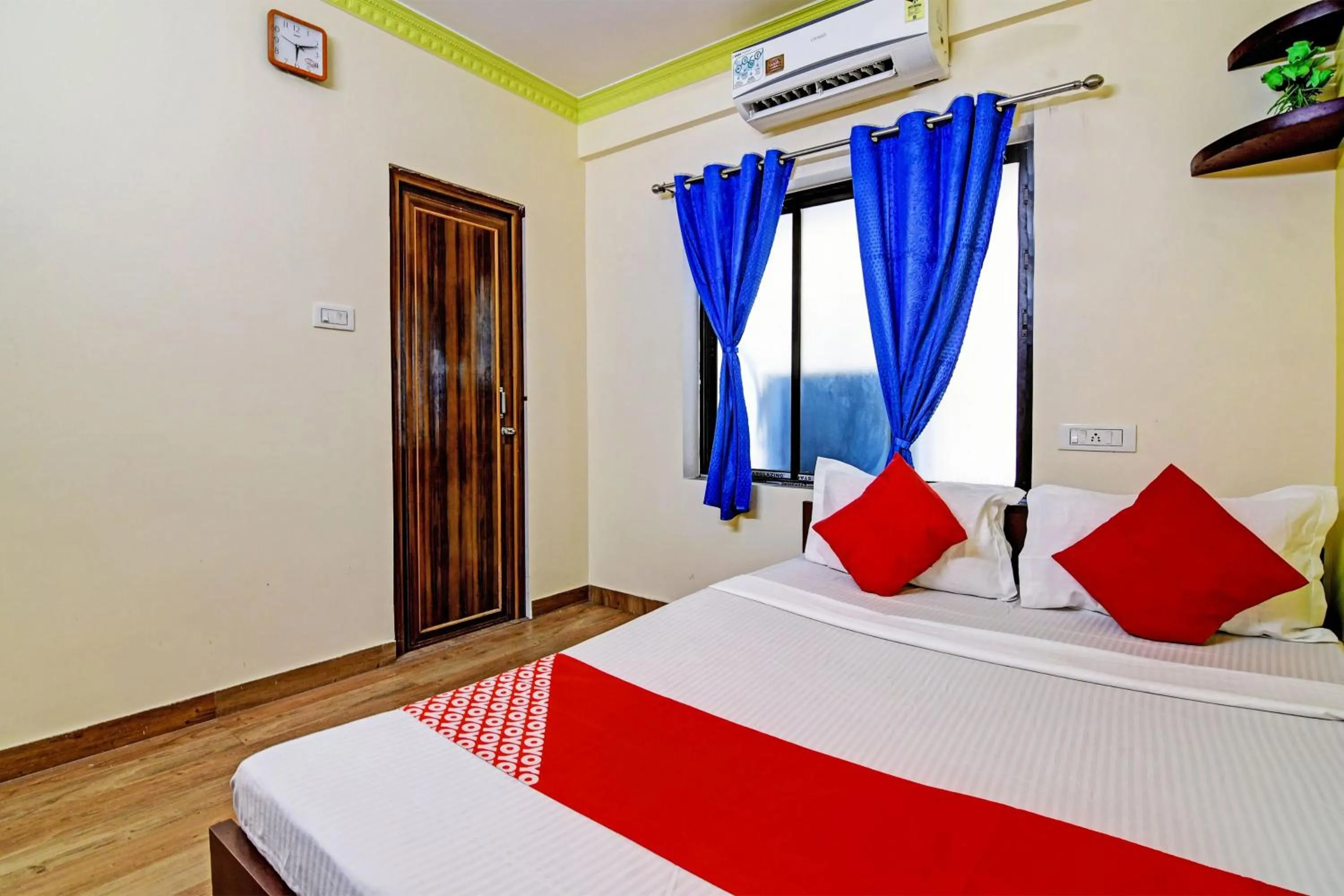 Bed in Hotel O Shree Near Akankha More