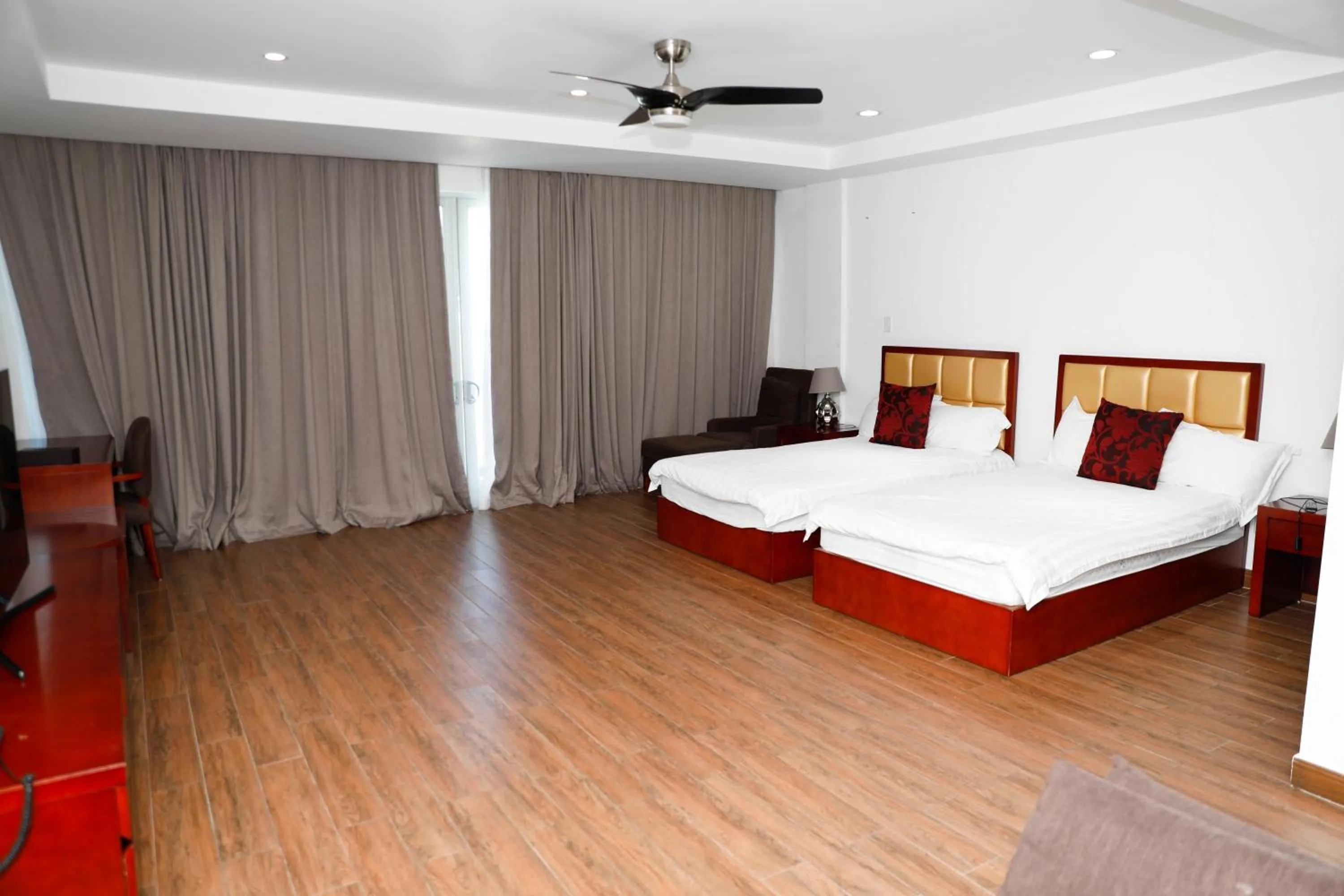 Kings Pavilion Suites Hotel