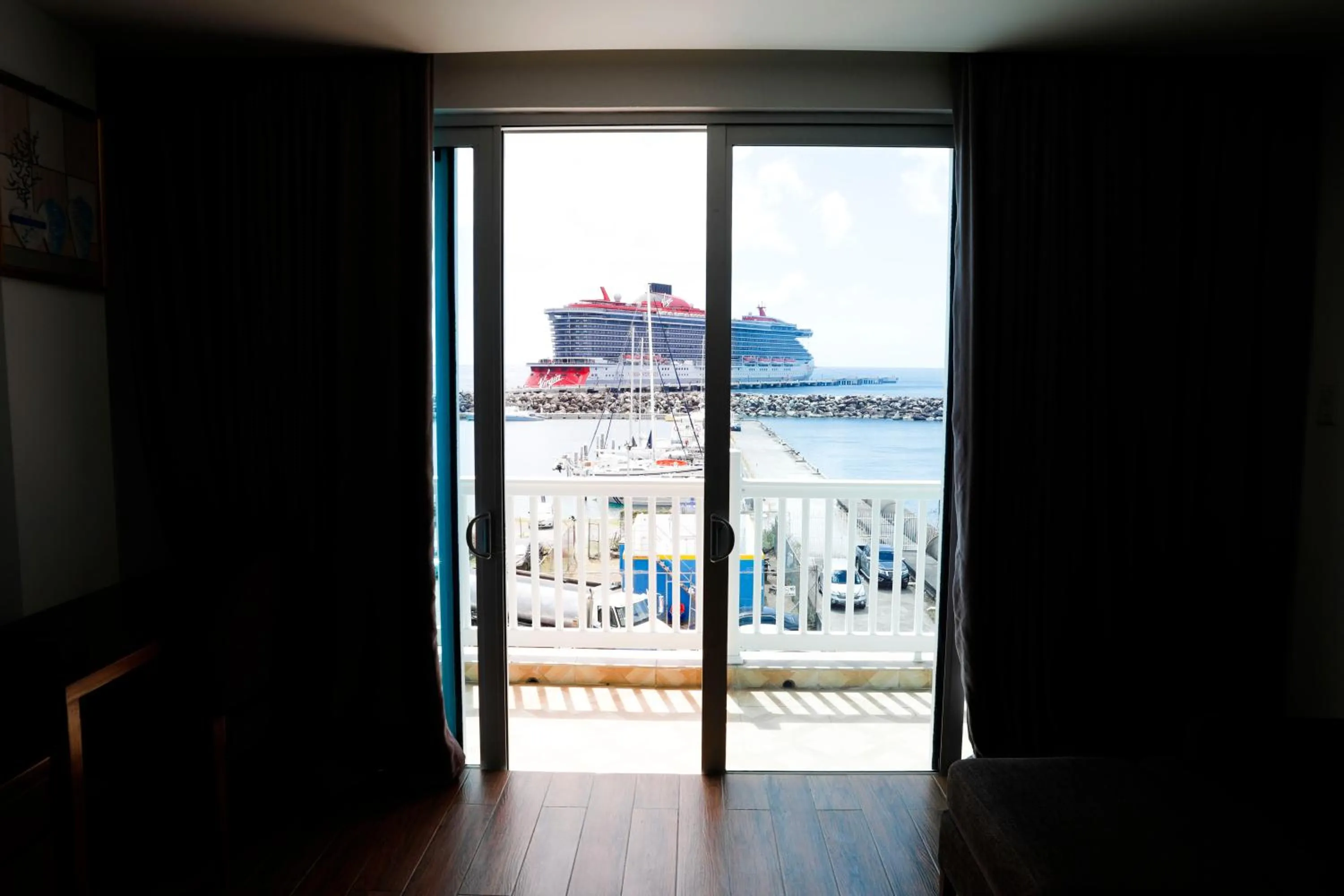 Kings Pavilion Suites Hotel