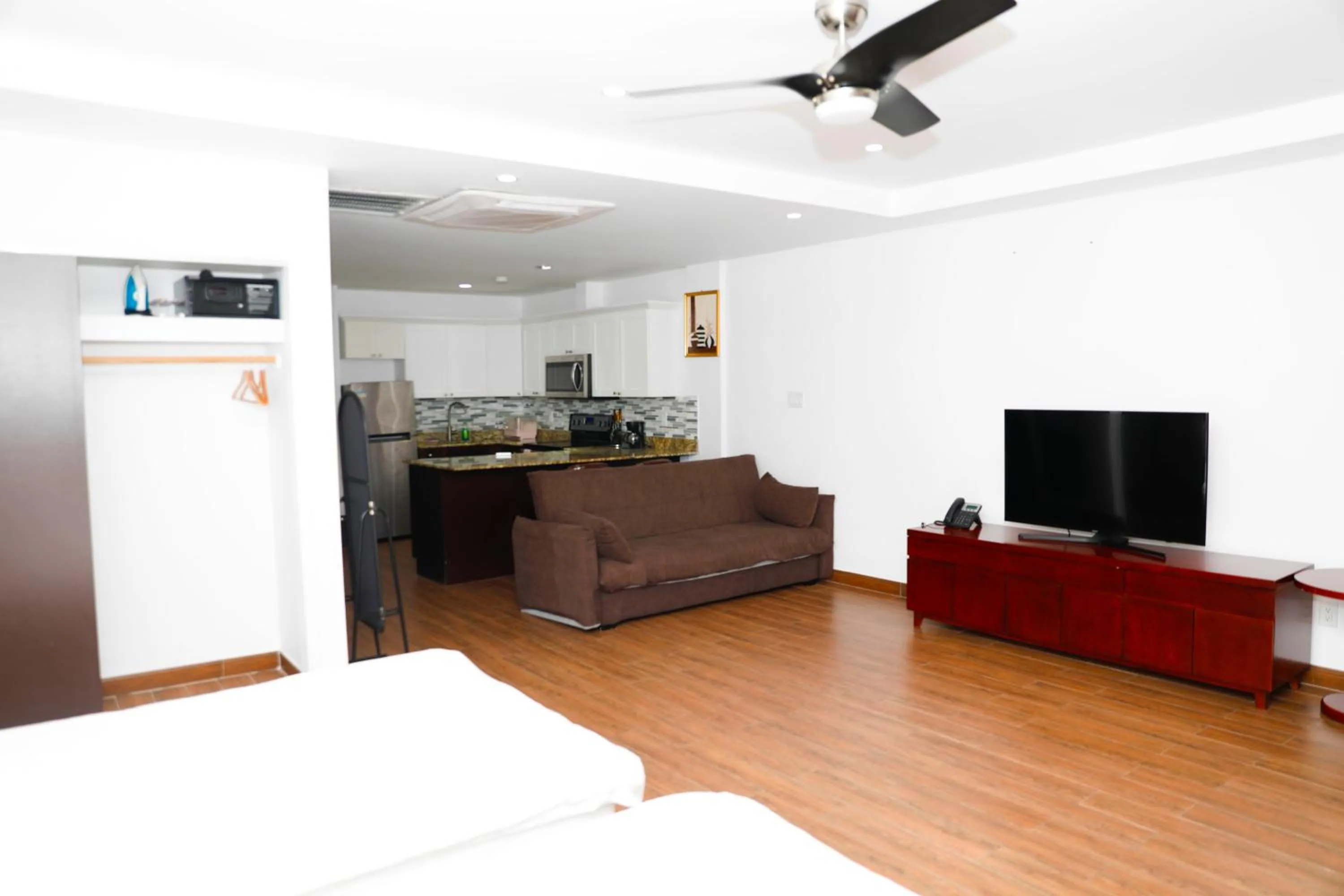 Kings Pavilion Suites Hotel