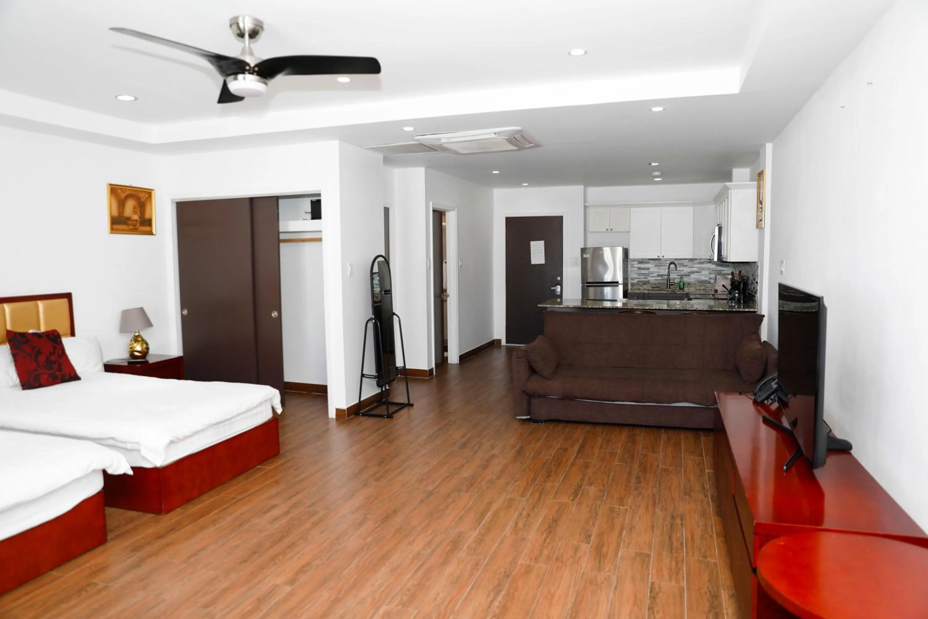 Kings Pavilion Suites Hotel