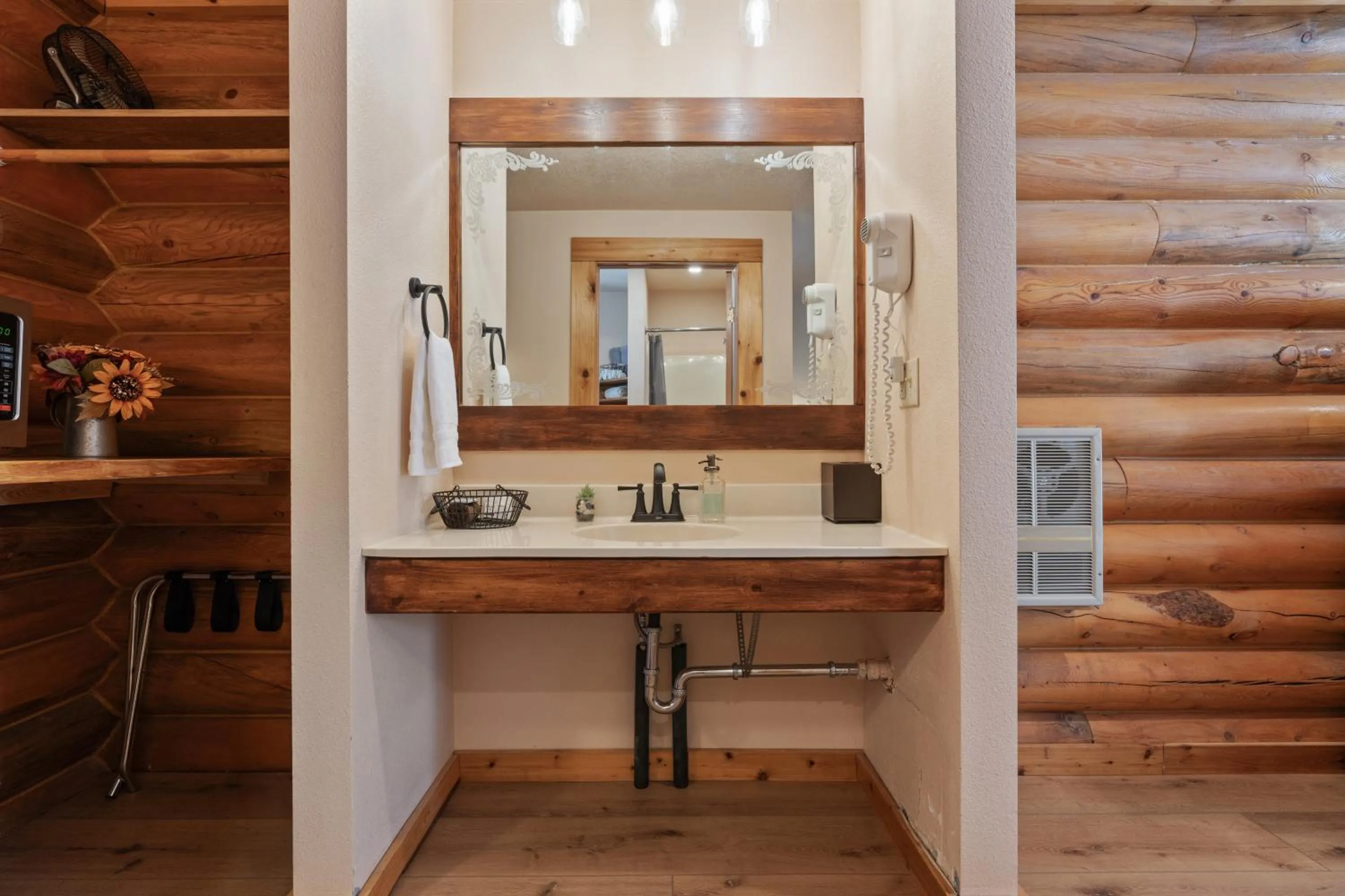 Bathroom in Duck Creek Village Inn